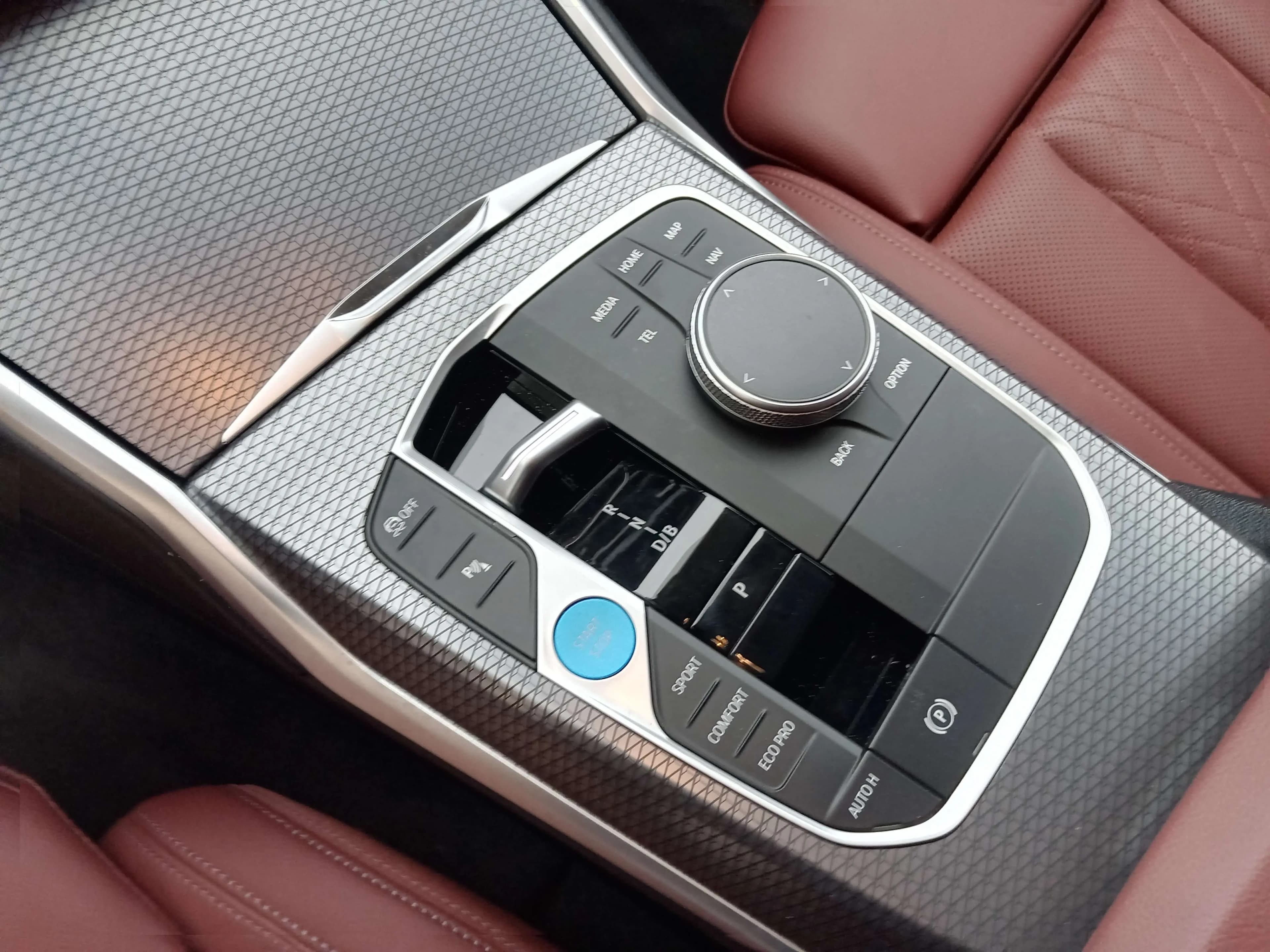 BMW i3 2025 г. 8849 км. — фото 11