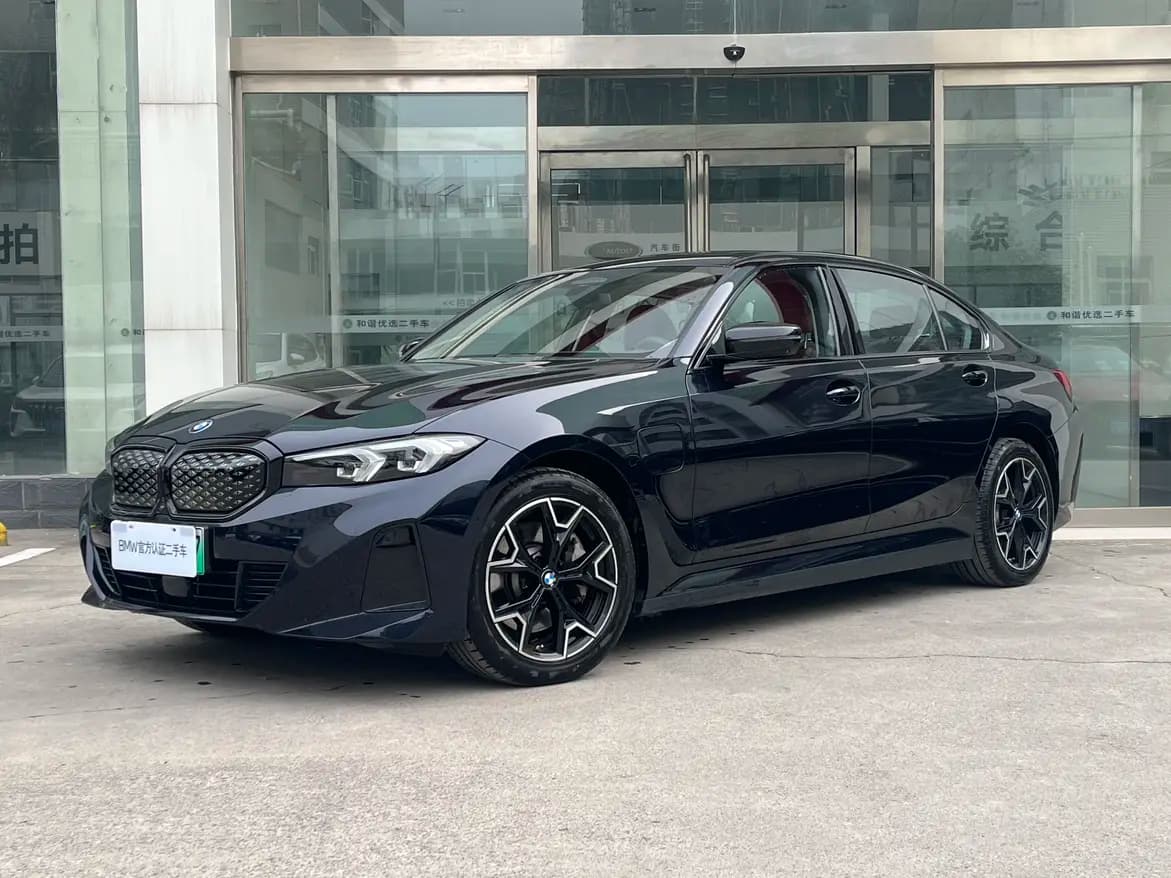 BMW i3 2024 г. 8643 км.