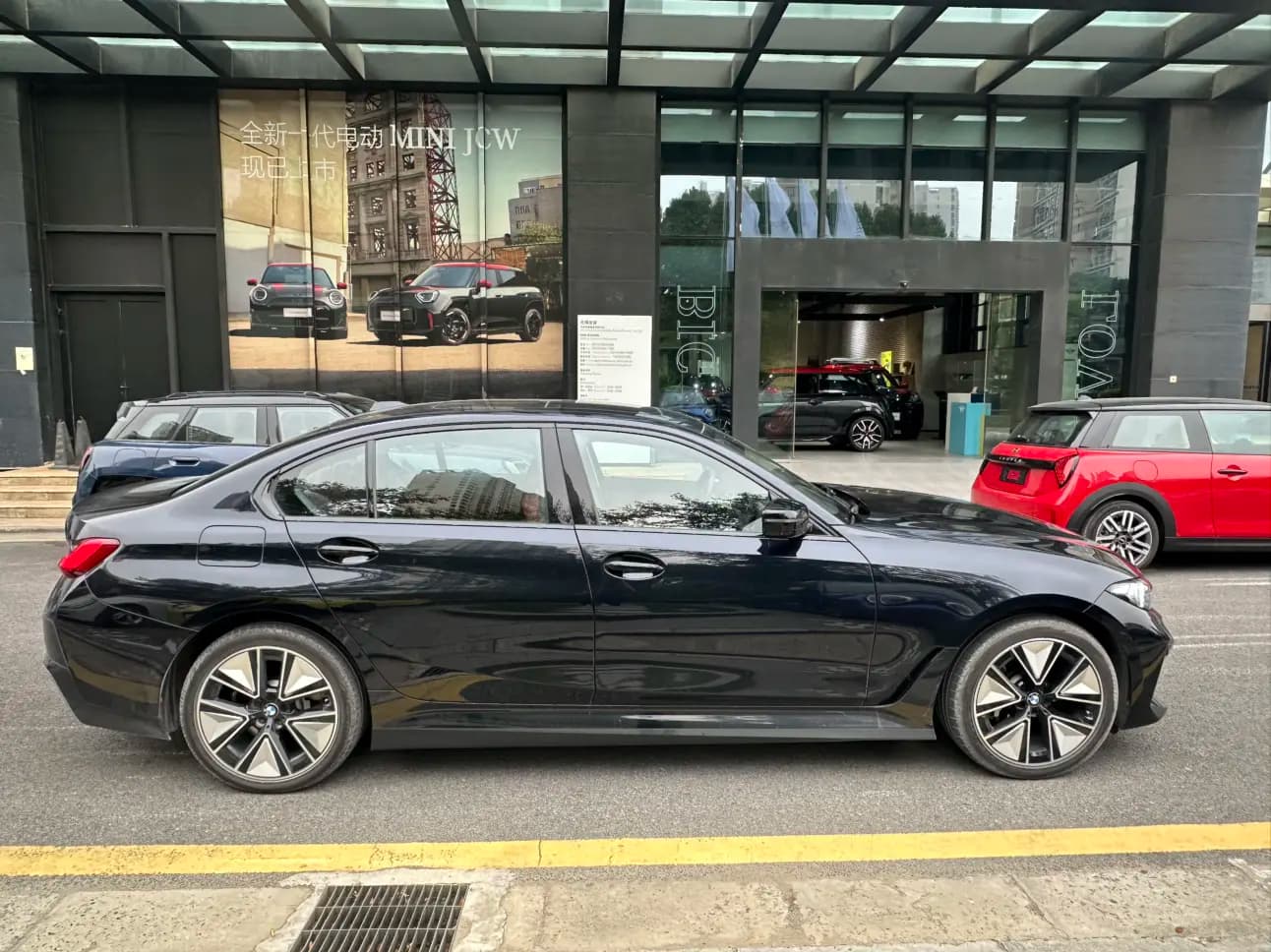 BMW i3 2024 г. 7131 км. — фото 6