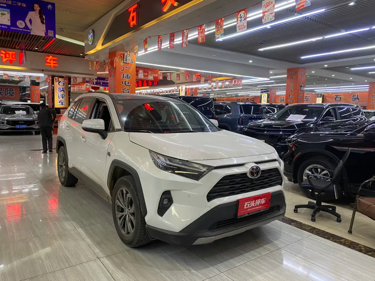 Toyota RAV4 2023 г. 34040 км. — фото 3