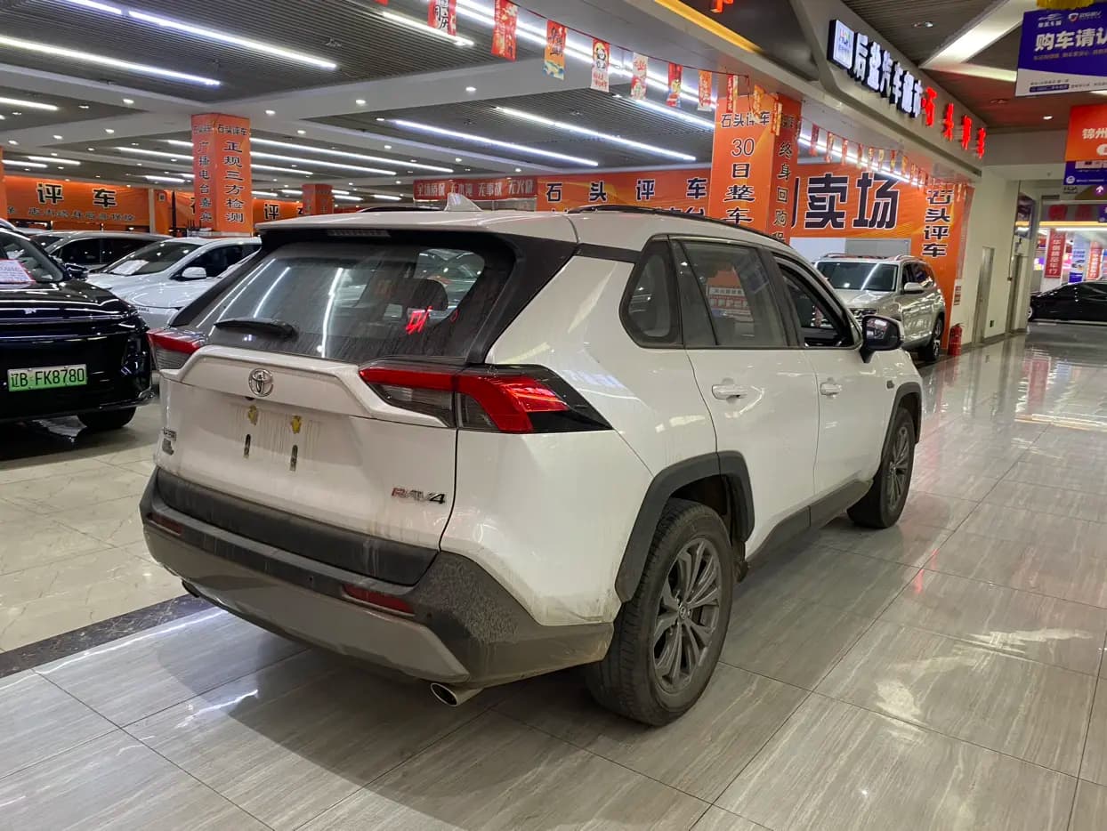 Toyota RAV4 2023 г. 34040 км. — фото 5