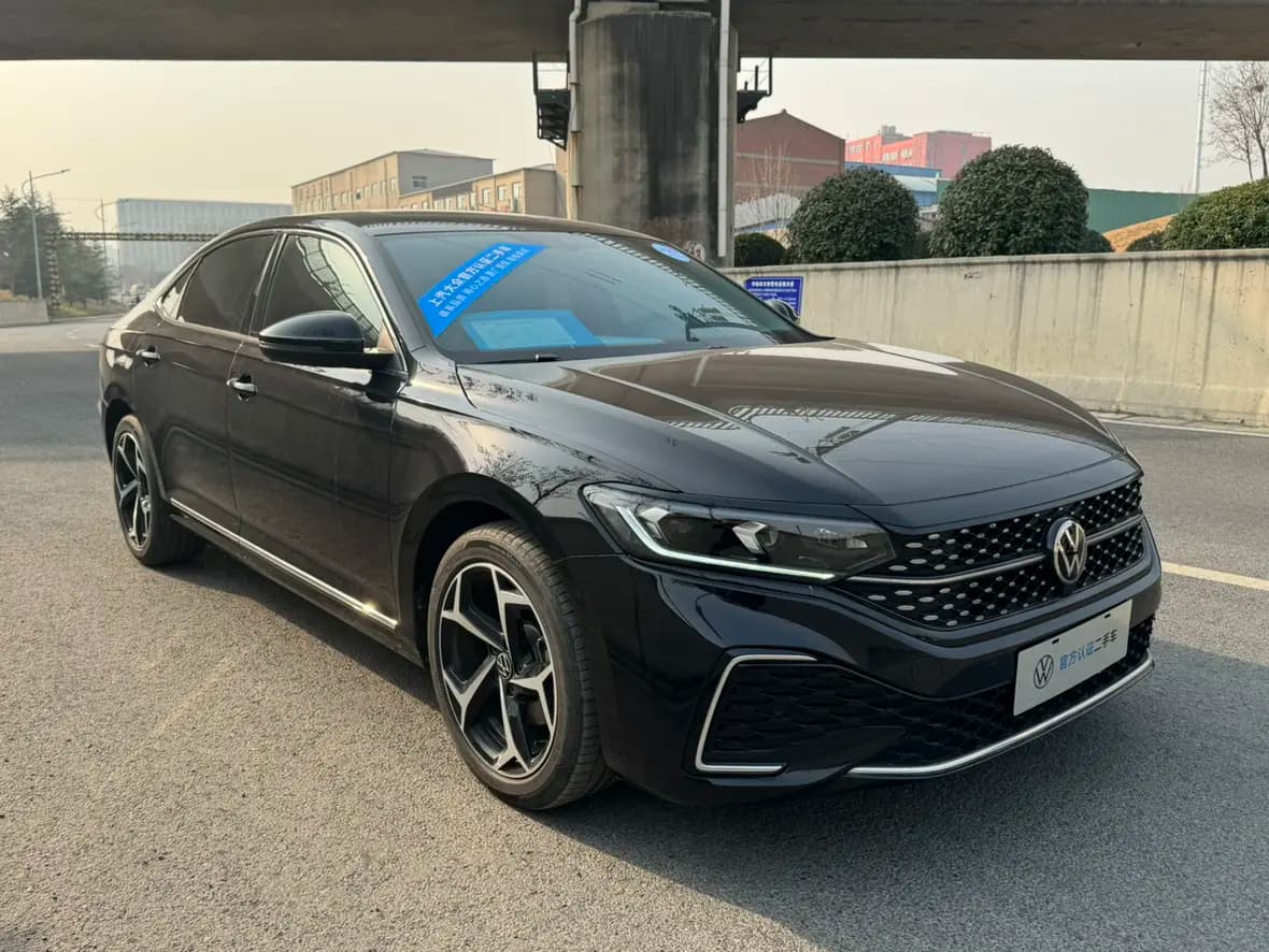 Volkswagen Passat 2025 г. 12259 км. — фото 3