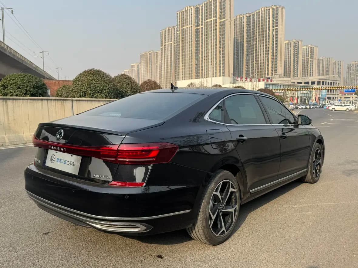 Volkswagen Passat 2025 г. 12259 км. — фото 5