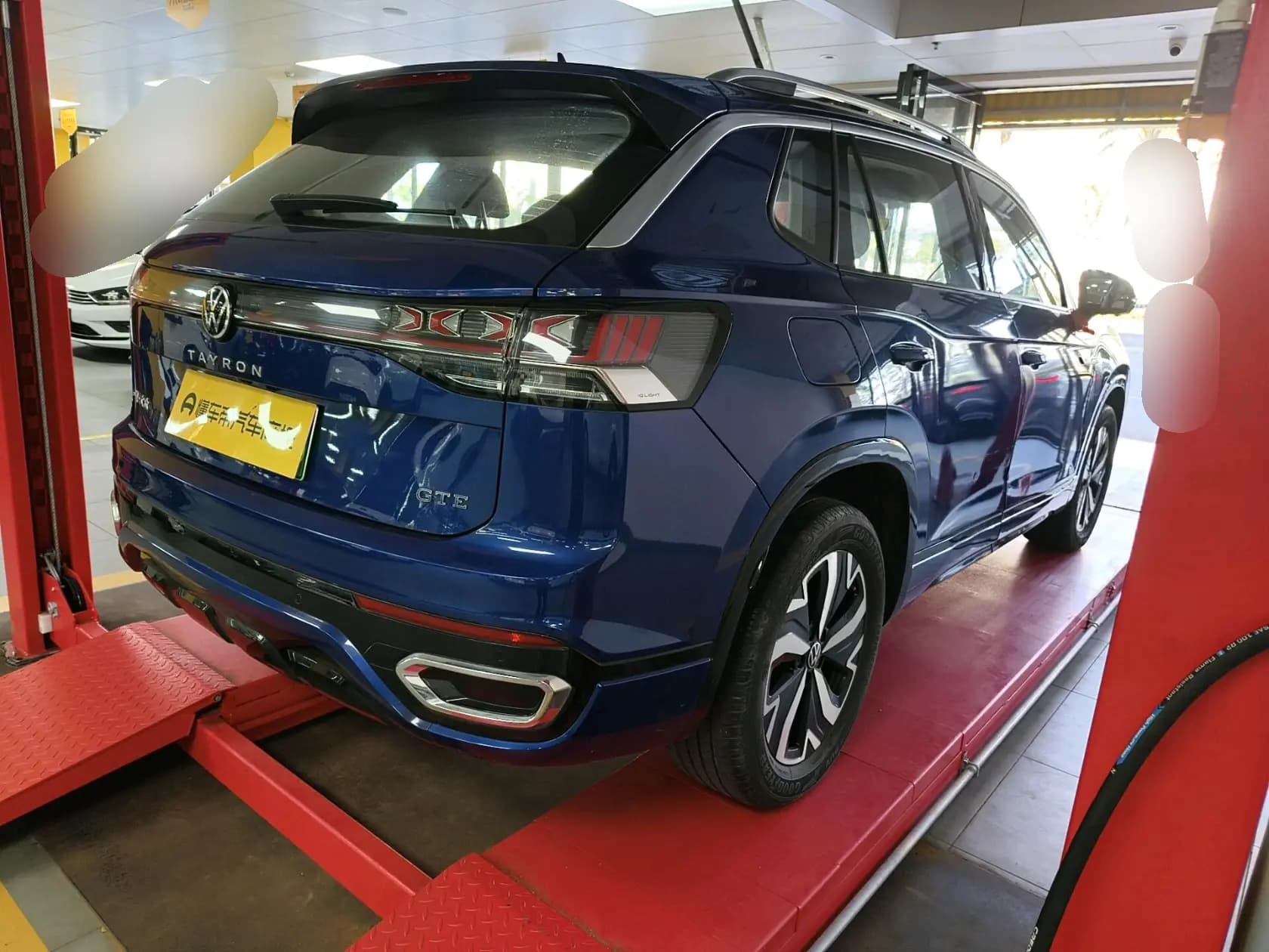 Volkswagen Tayron GTE 2023 г. 34800 км. — фото 4