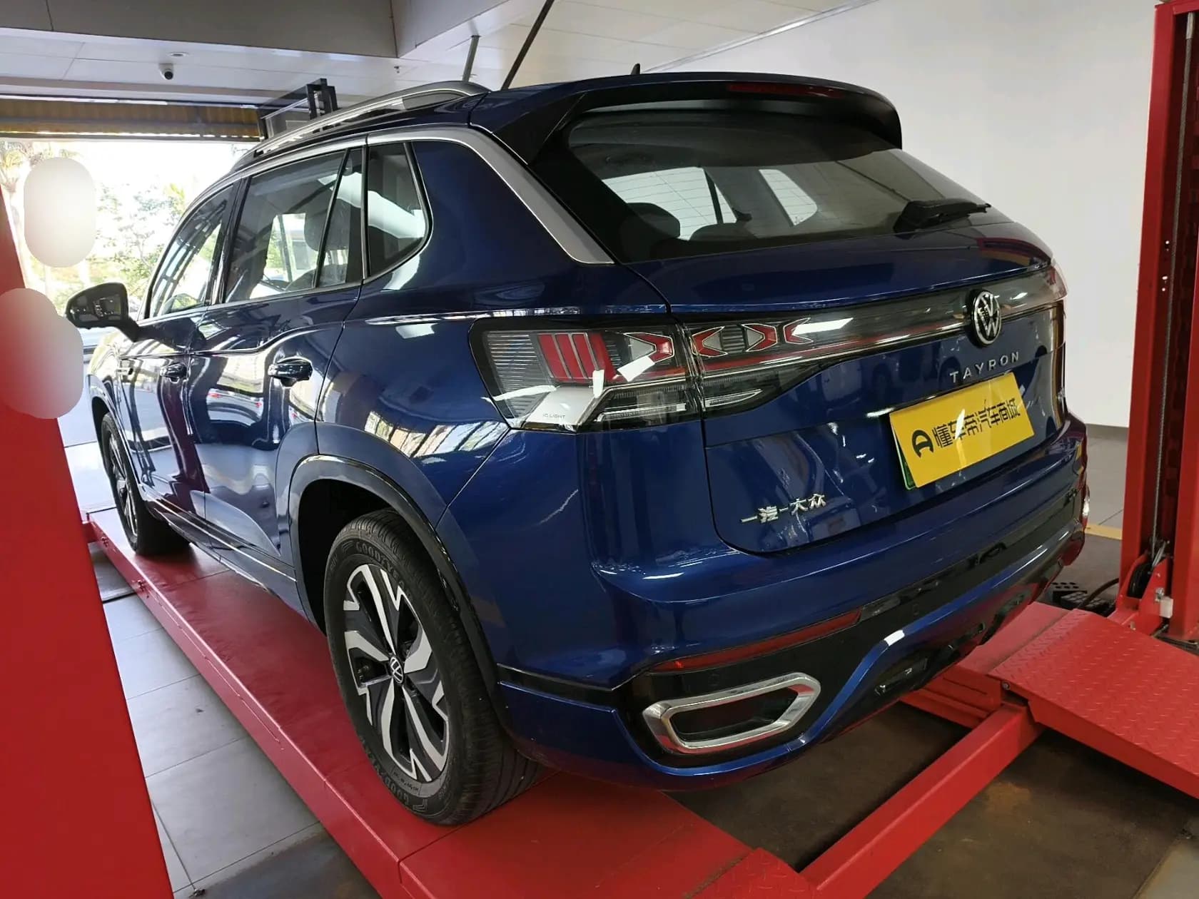 Volkswagen Tayron GTE 2023 г. 34800 км. — фото 6