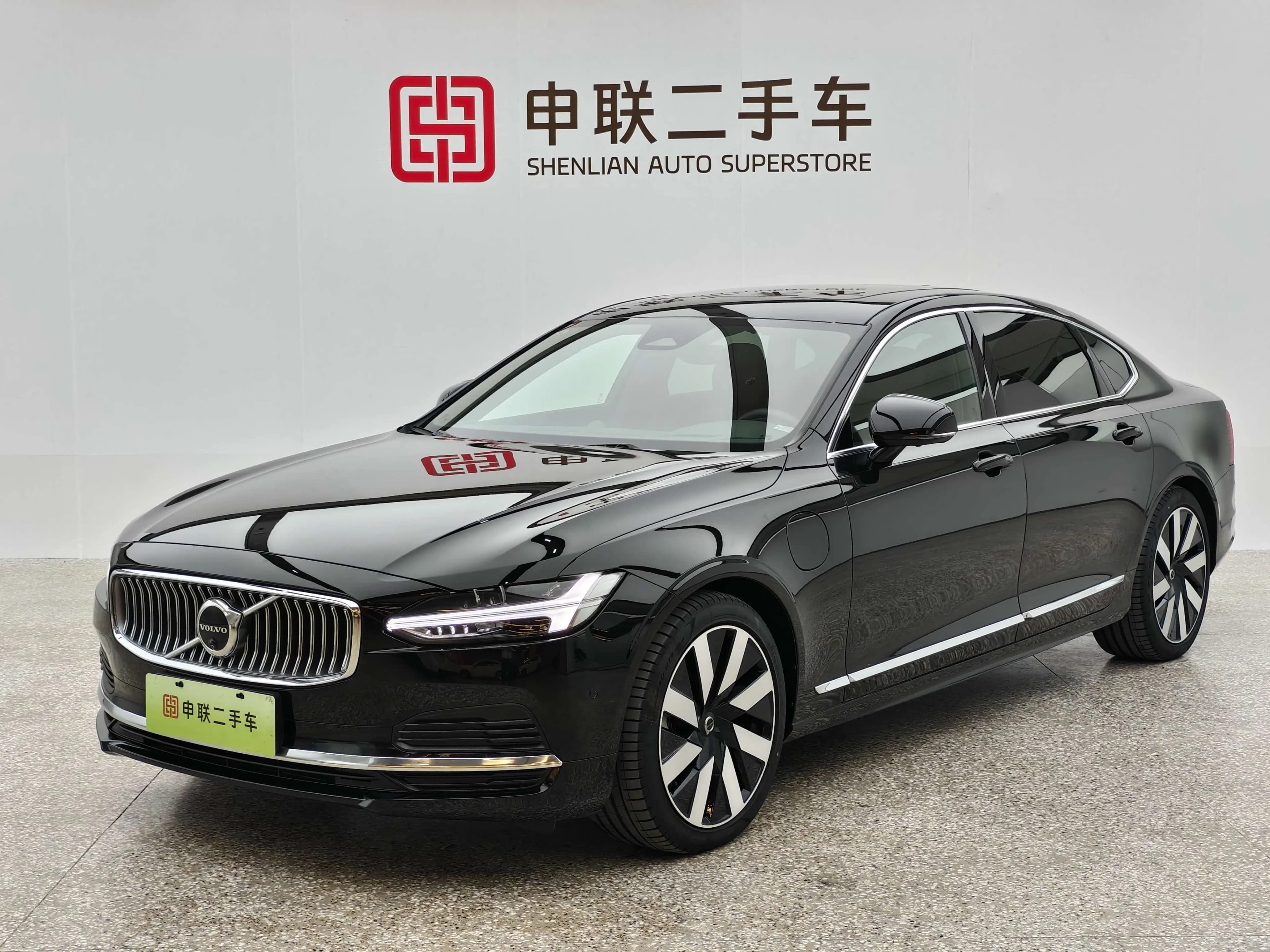 Volvo S90 PHEV 2024 г. 7101 км.
