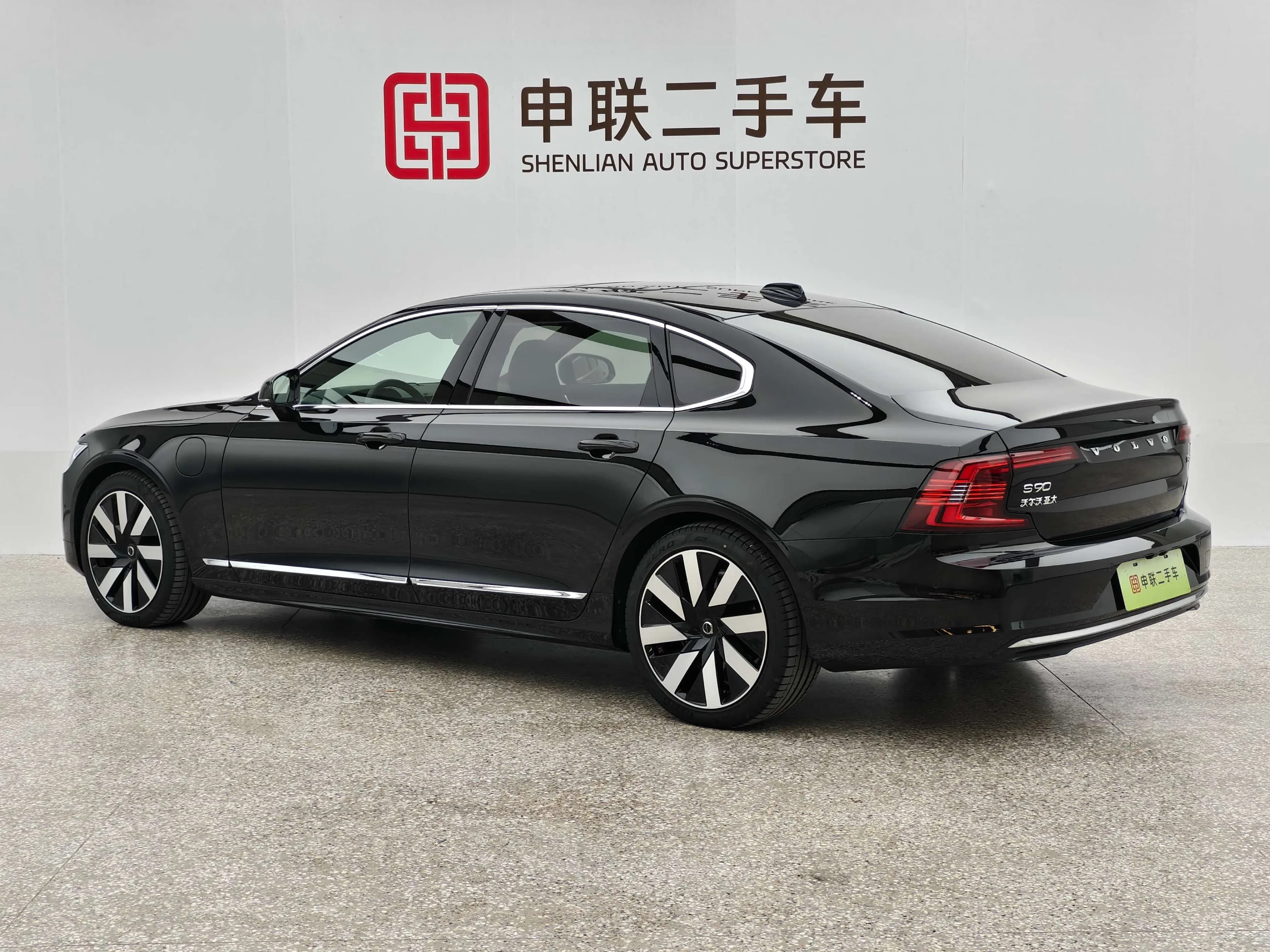Volvo S90 PHEV 2024 г. 7101 км. — фото 4