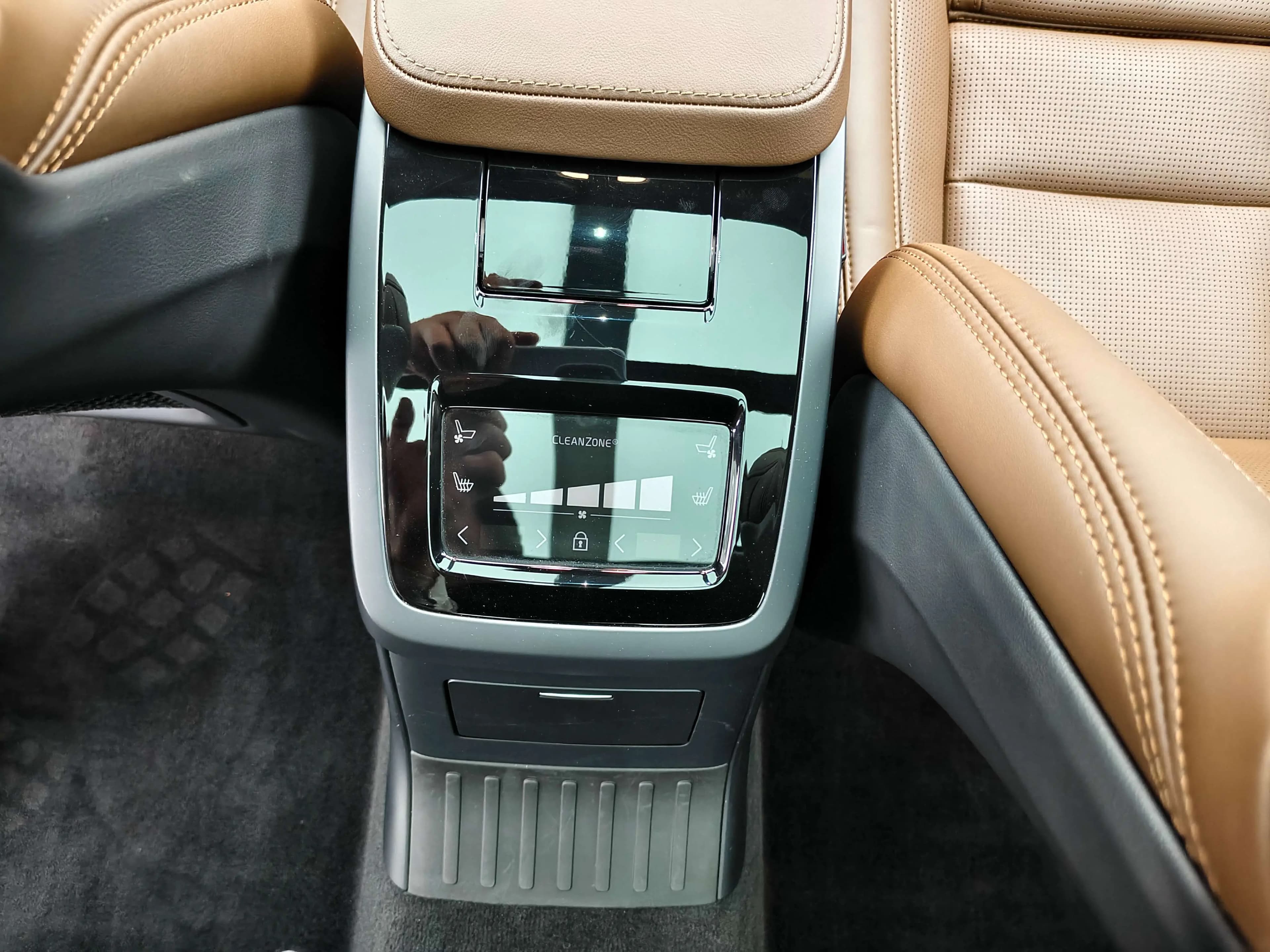 Volvo S90 PHEV 2024 г. 7101 км. — фото 5