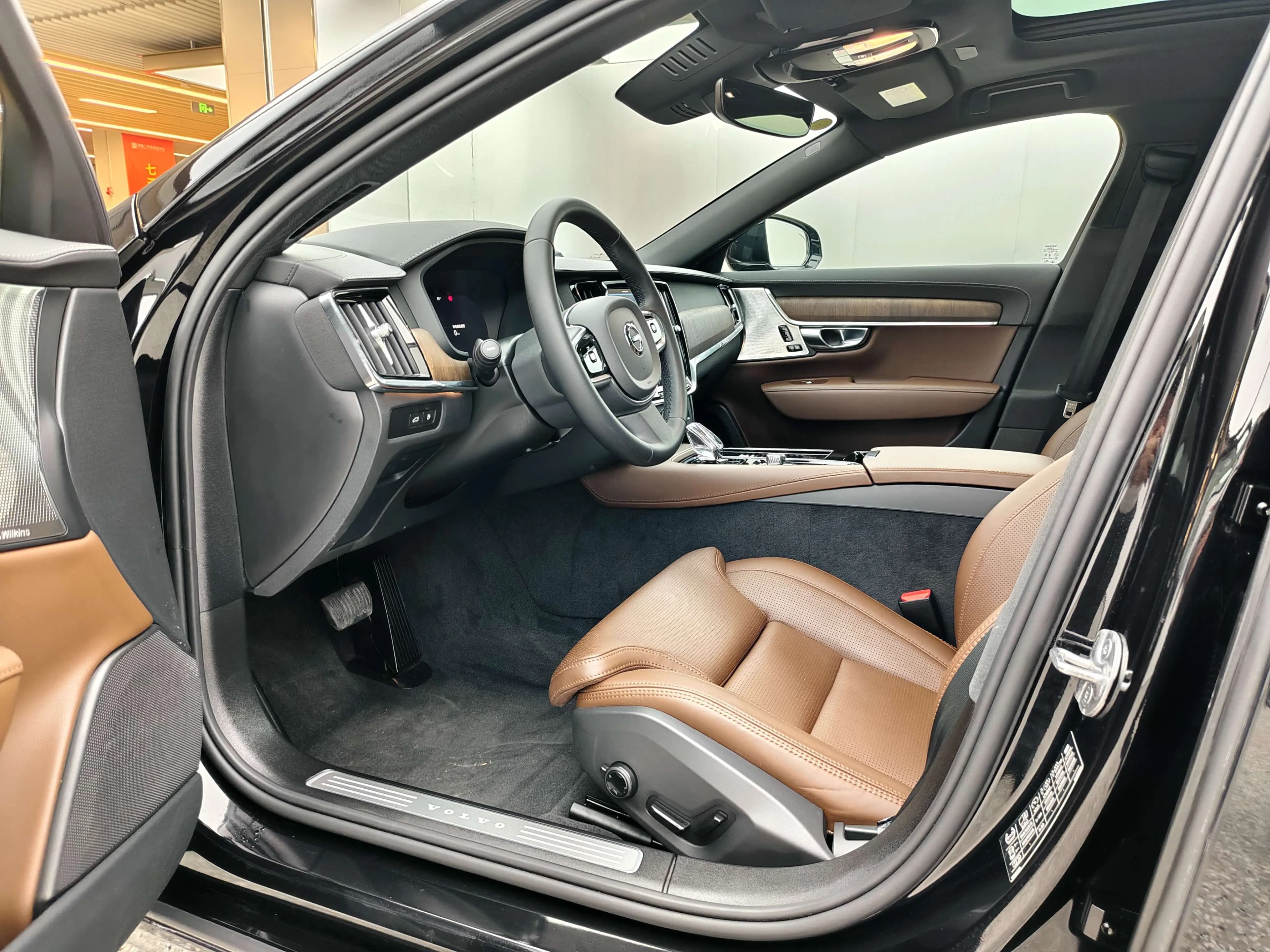 Volvo S90 PHEV 2024 г. 7101 км. — фото 9