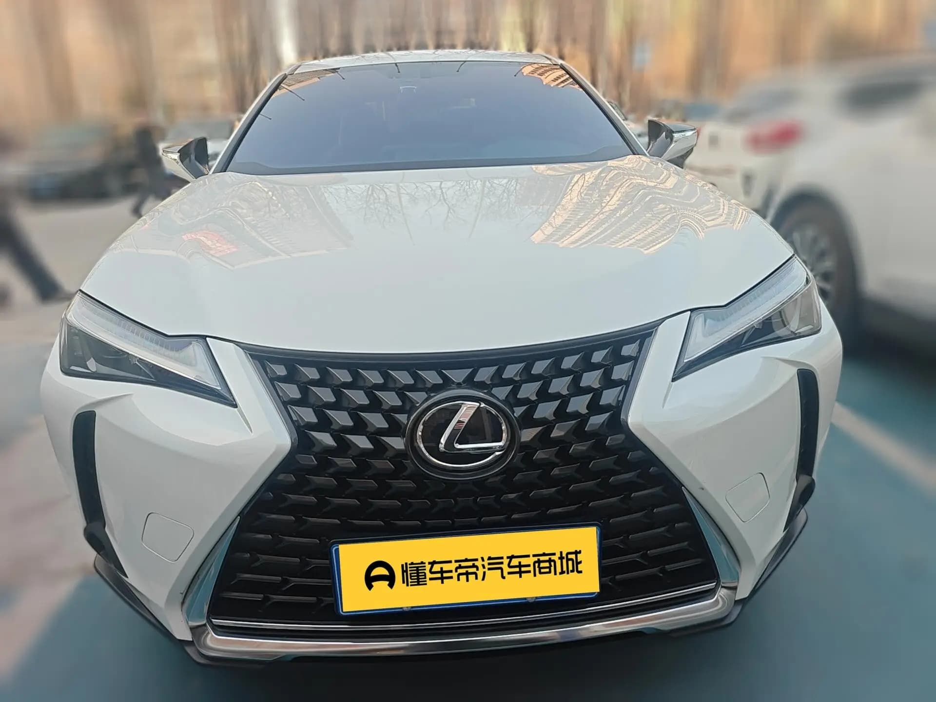 Lexus UX 2023 г. 13818 км. — фото 2