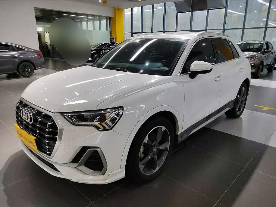 Audi Q3 2021 г. 55098 км.
