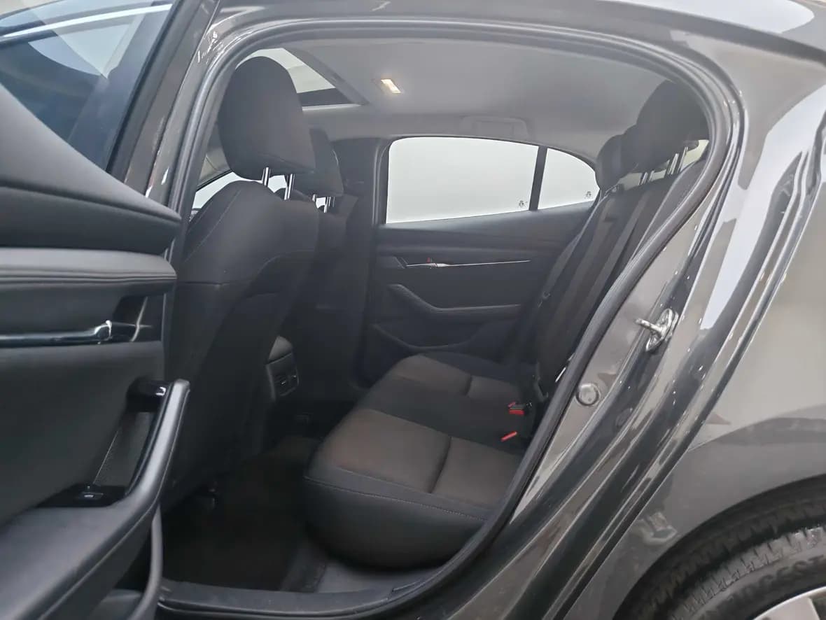 Mazda Axela 2021 г. 33892 км. — фото 15
