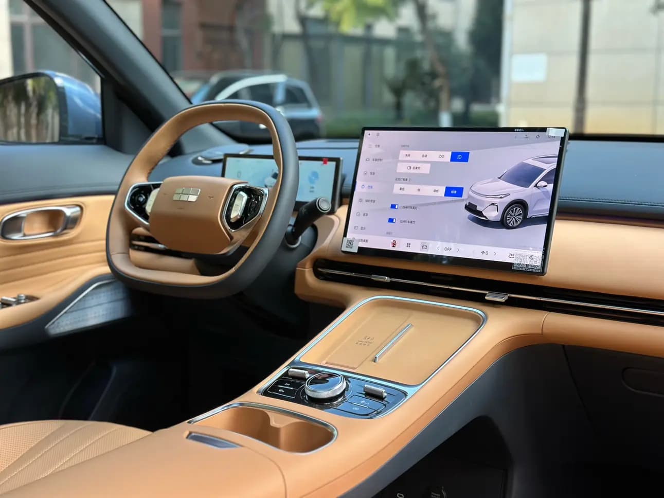 Geely Galaxy Starship 7 EM-i 2025 г. 4514 км. — фото 22