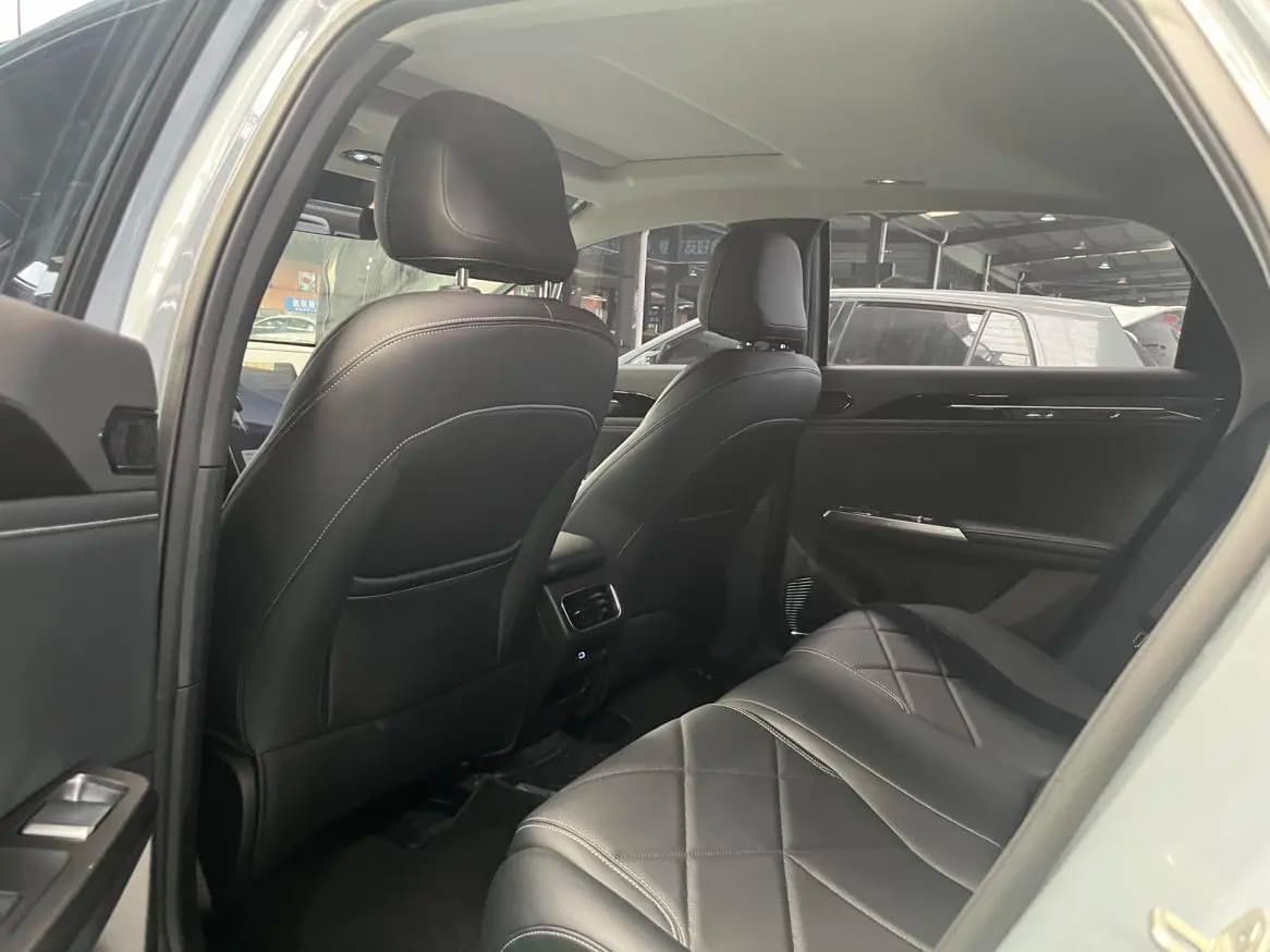 Geely Galaxy L6 2025 г. 1621 км. — фото 7