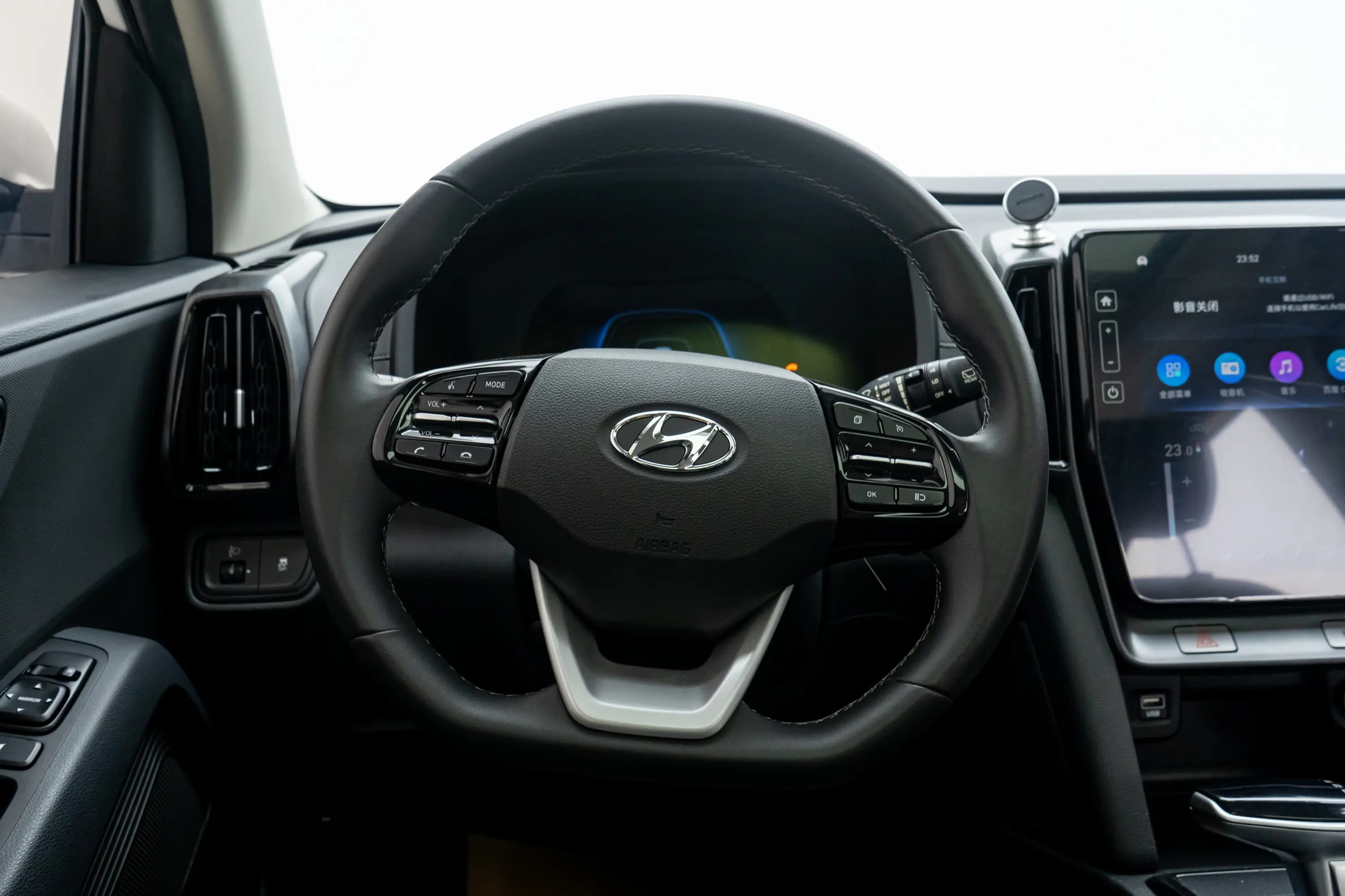 Hyundai ix35 2021 г. 22975 км. — фото 16