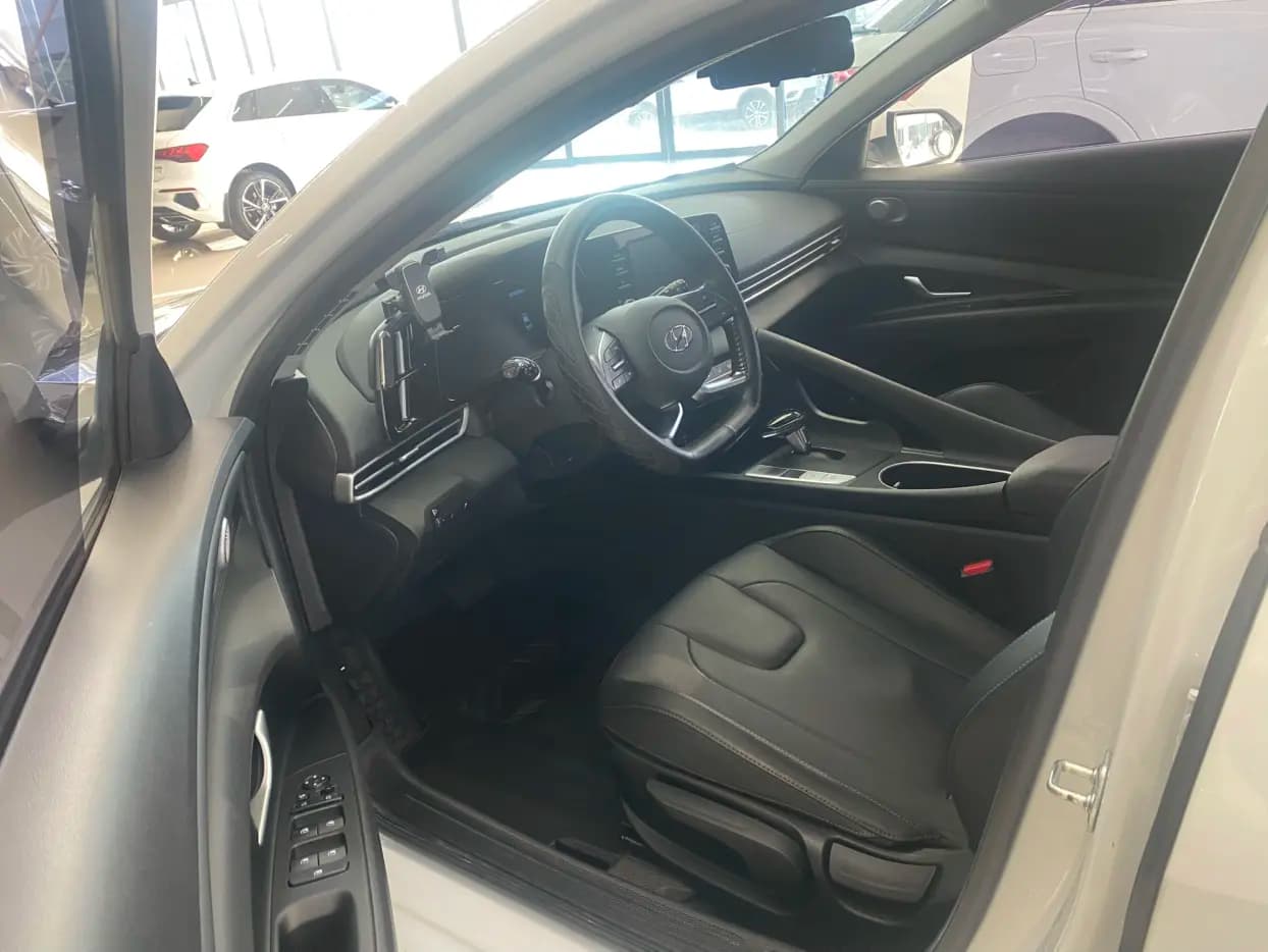 Hyundai Elantra 2021 г. 31040 км. — фото 14