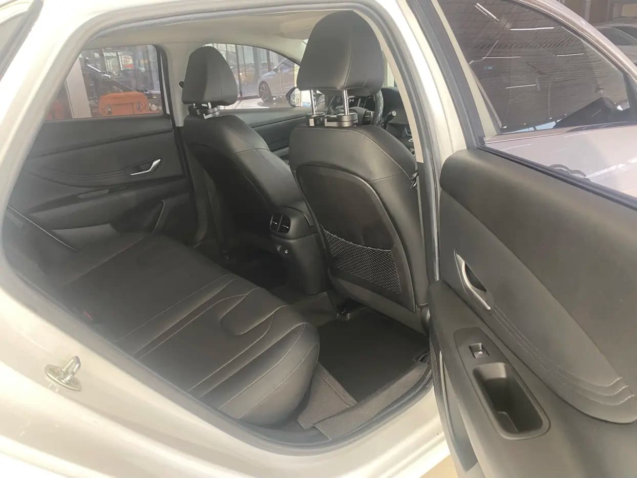 Hyundai Elantra 2021 г. 31040 км. — фото 18