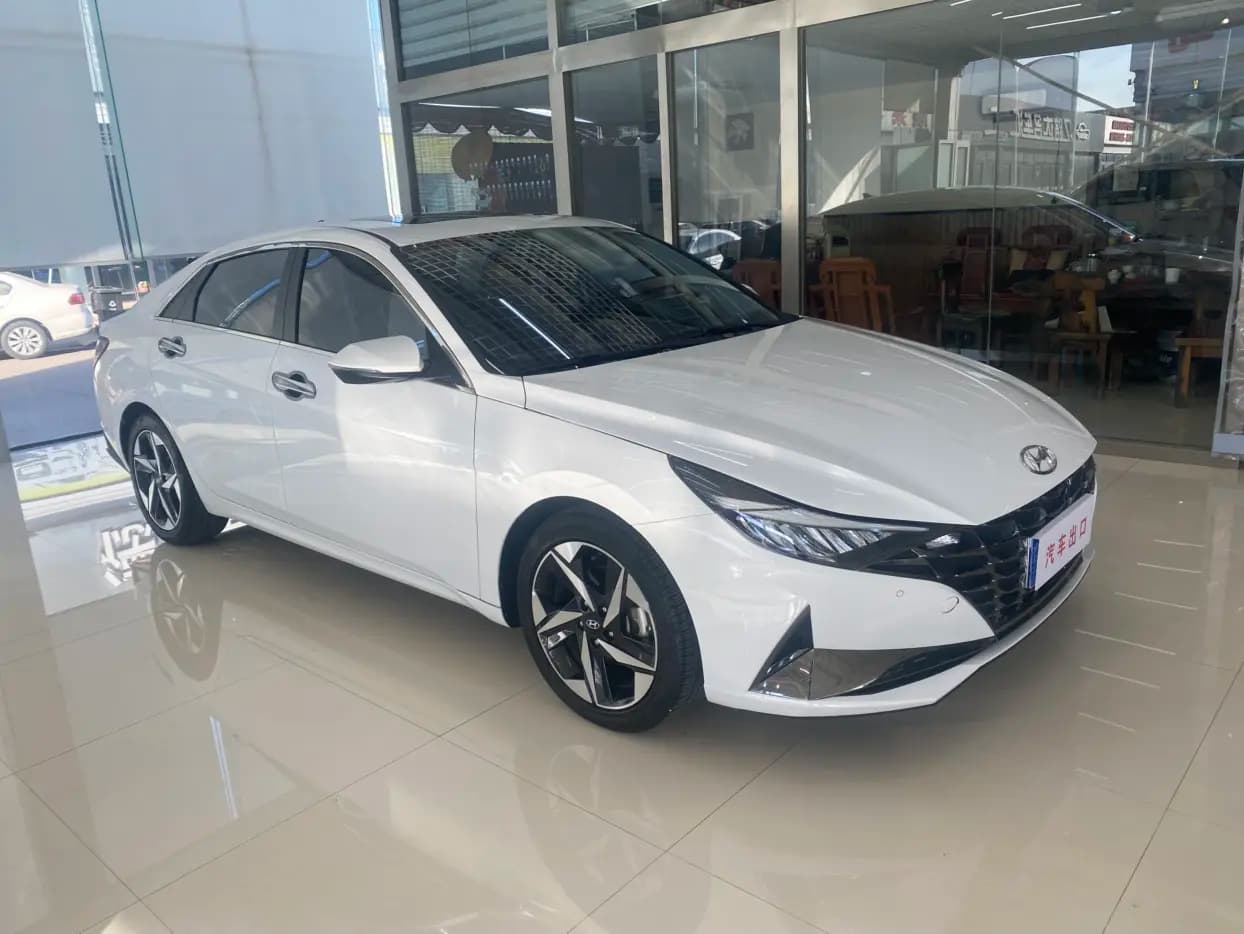 Hyundai Elantra 2021 г. 31040 км. — фото 3