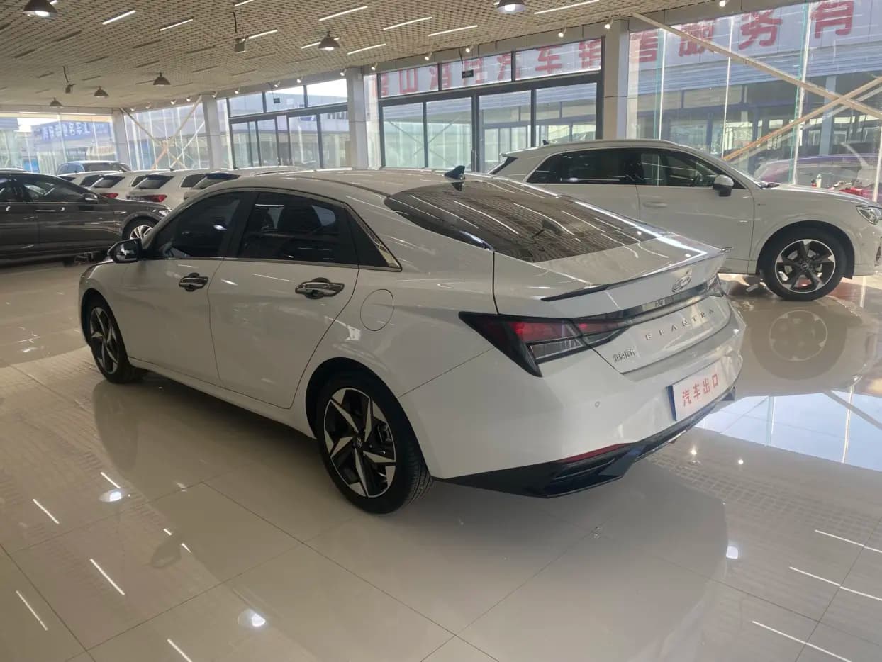 Hyundai Elantra 2021 г. 31040 км. — фото 4