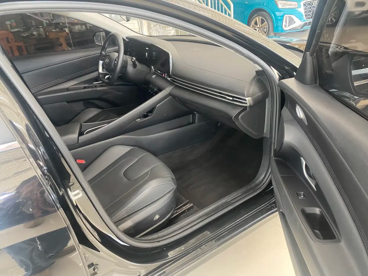 Hyundai Elantra 2021 г. 29239 км. — фото 18