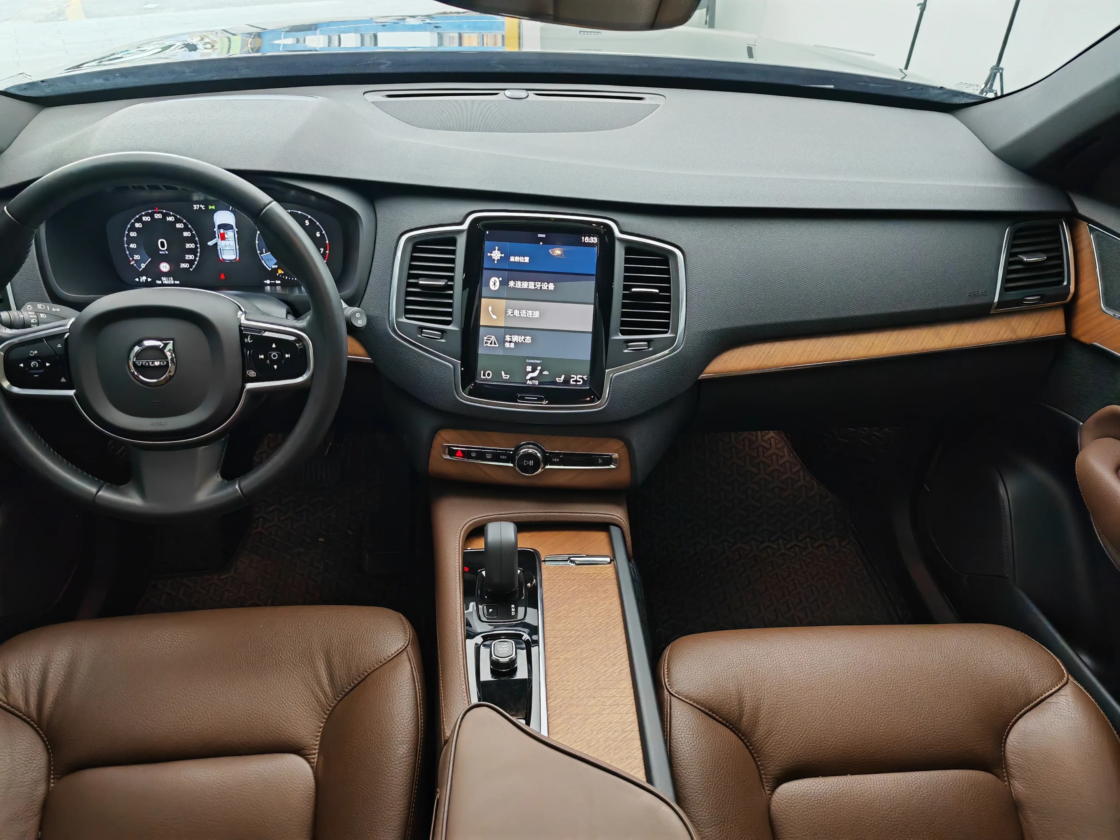 Volvo XC90 2022 г. 50087 км. — фото 11