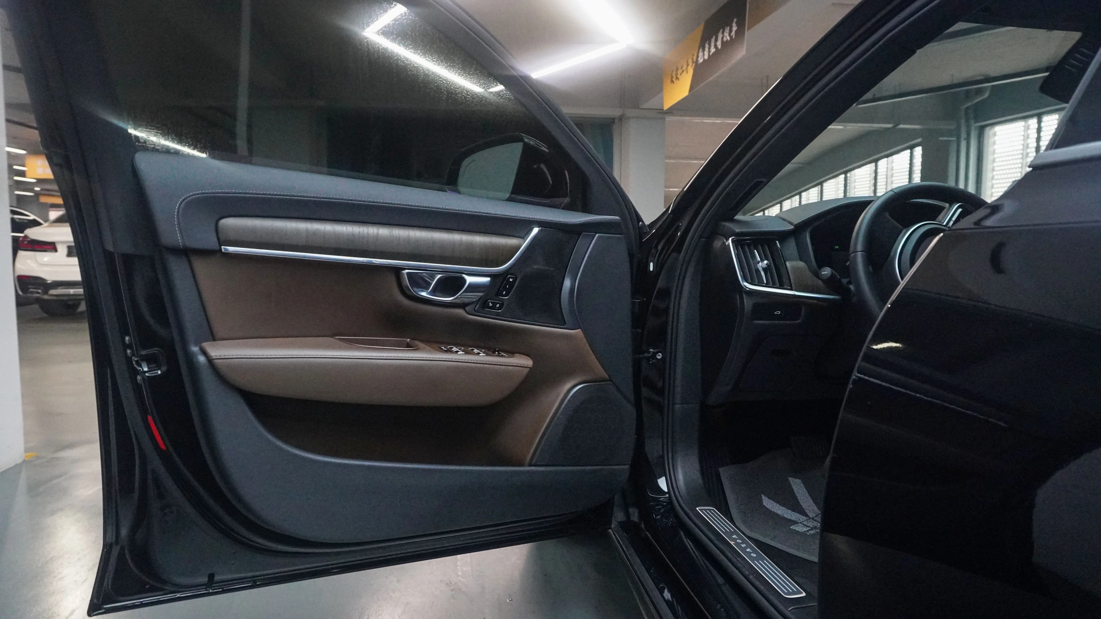Volvo S90 2024 г. 16087 км. — фото 28