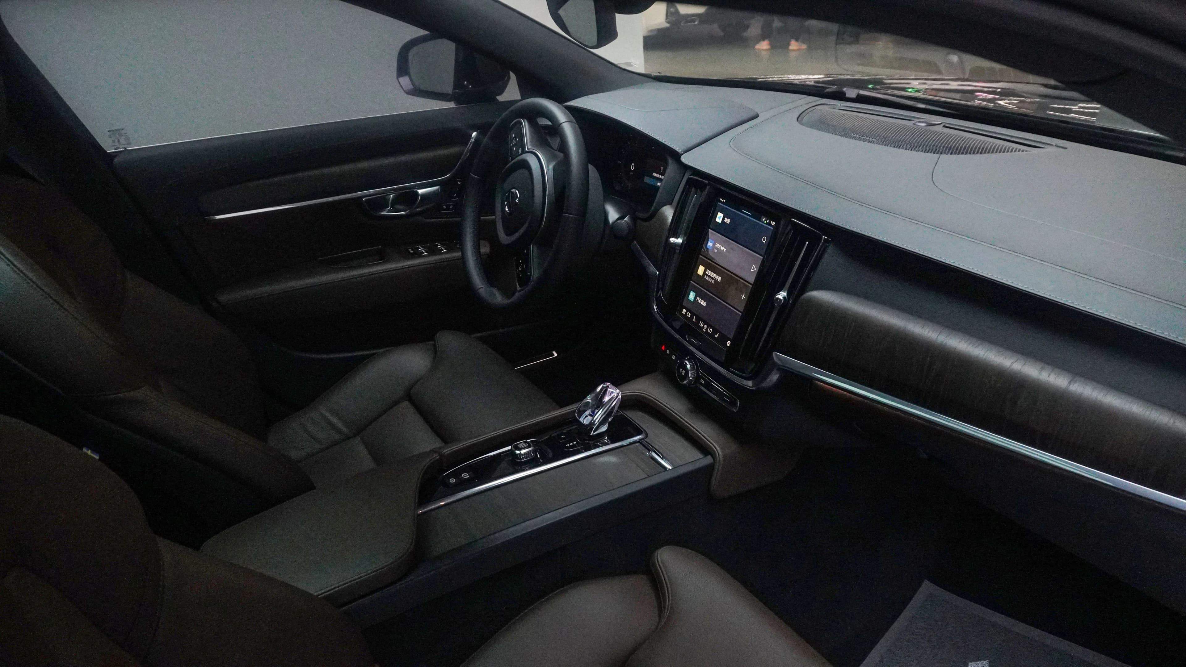 Volvo S90 2024 г. 16087 км. — фото 30