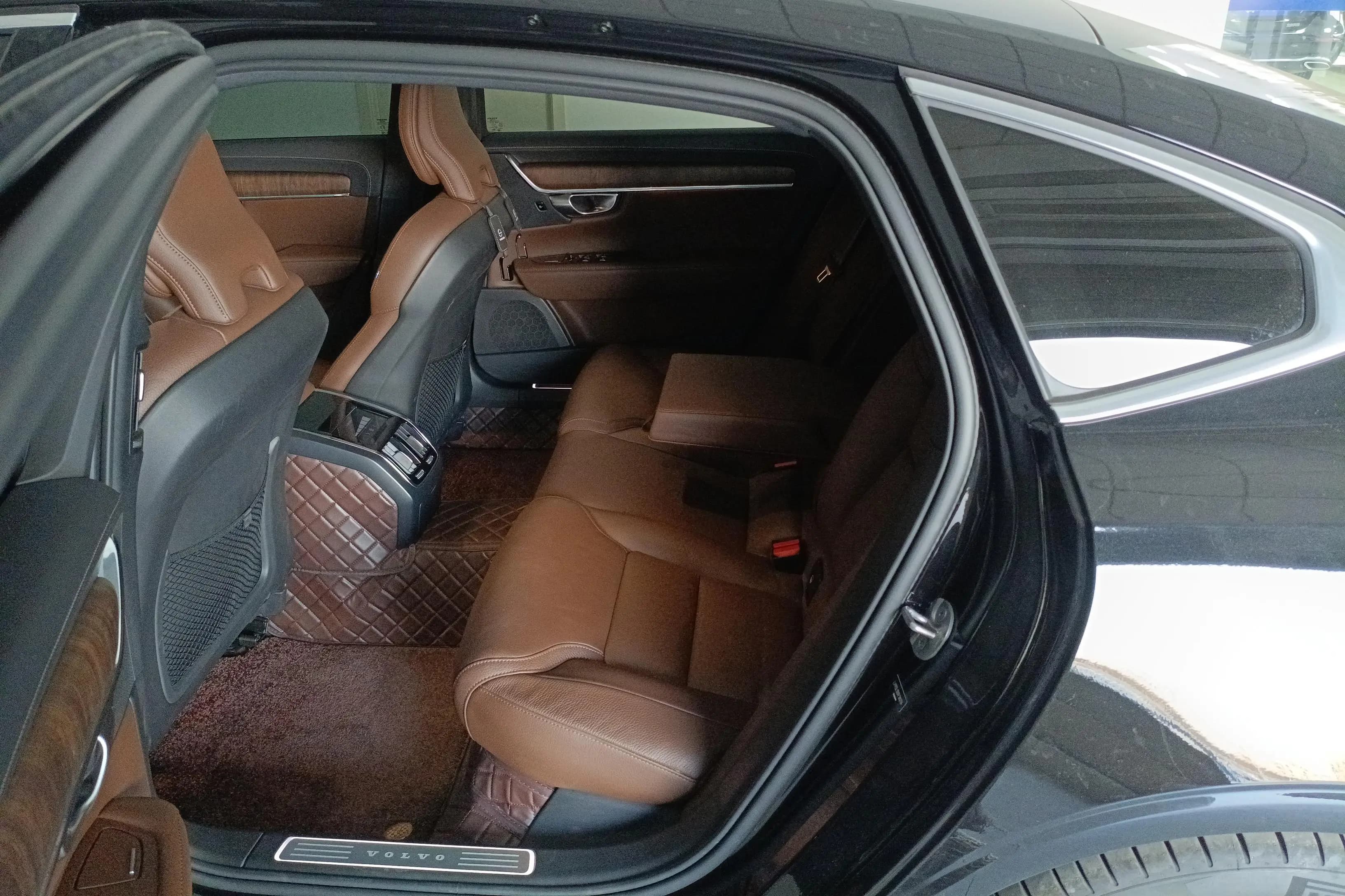 Volvo S90 2023 г. 10786 км. — фото 16
