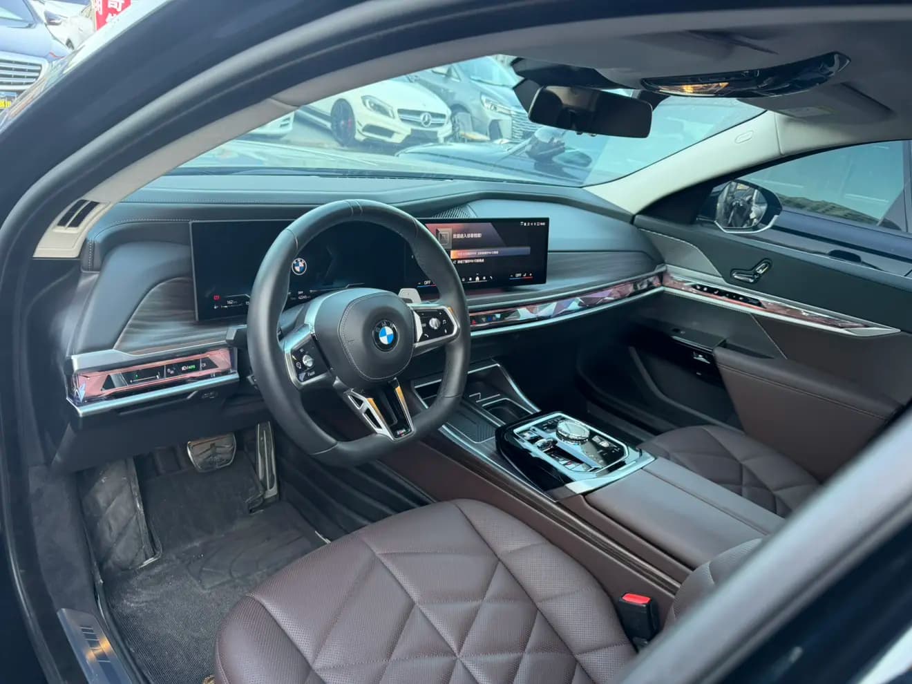BMW 7 Series 2023 г. 42107 км. — фото 10