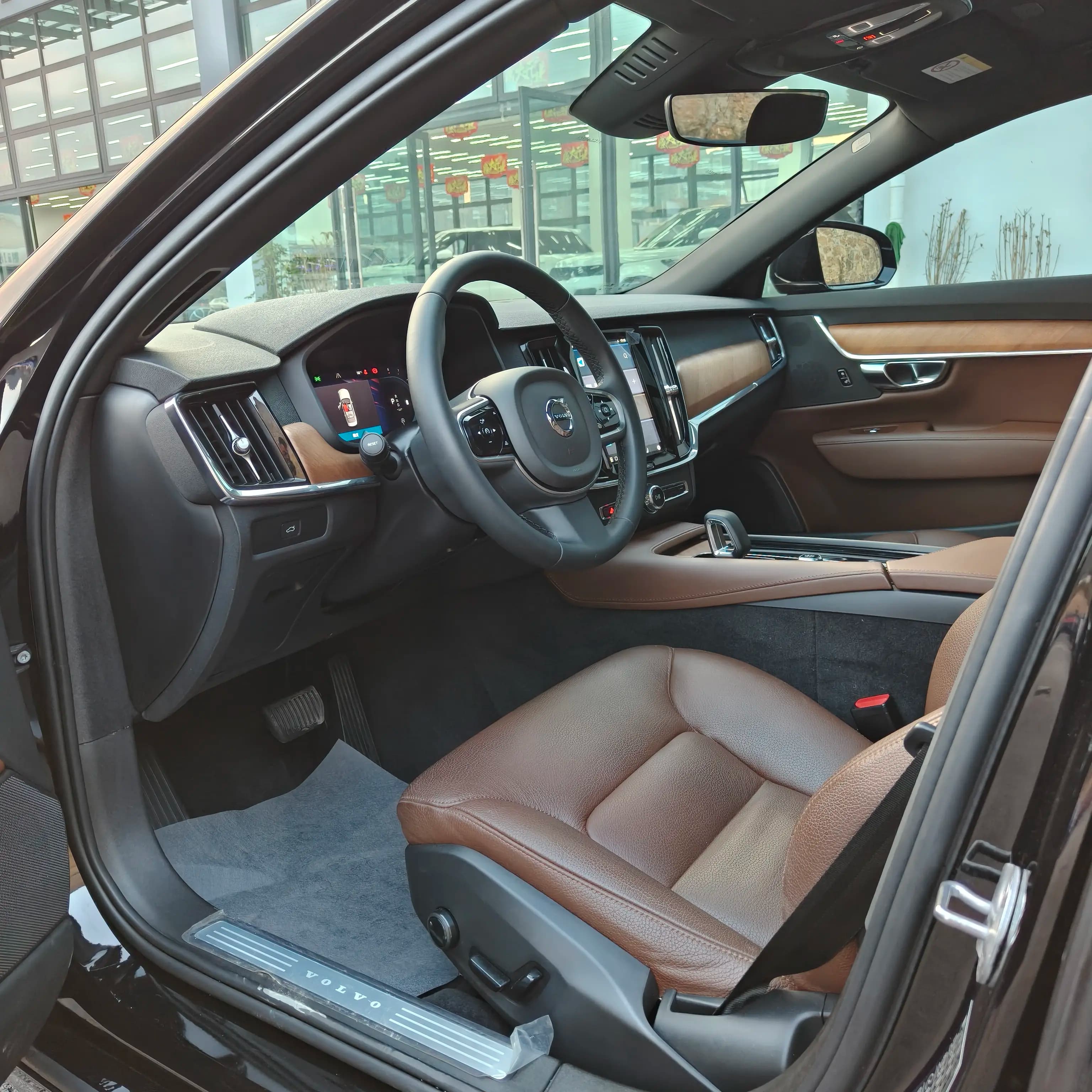 Volvo S90 2024 г. 4104 км. — фото 10
