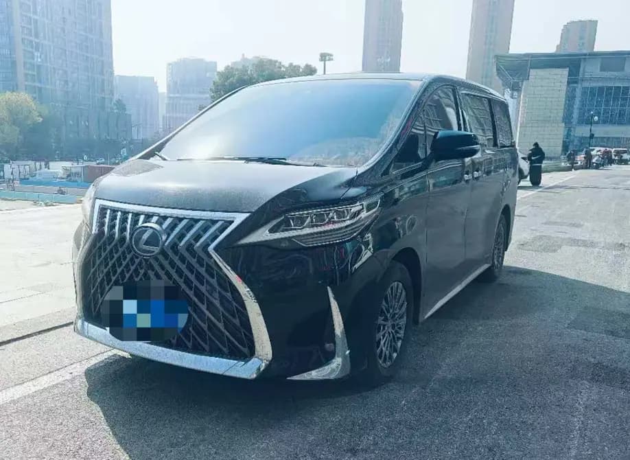 Lexus LM 2021 г. 63081 км. — фото 6