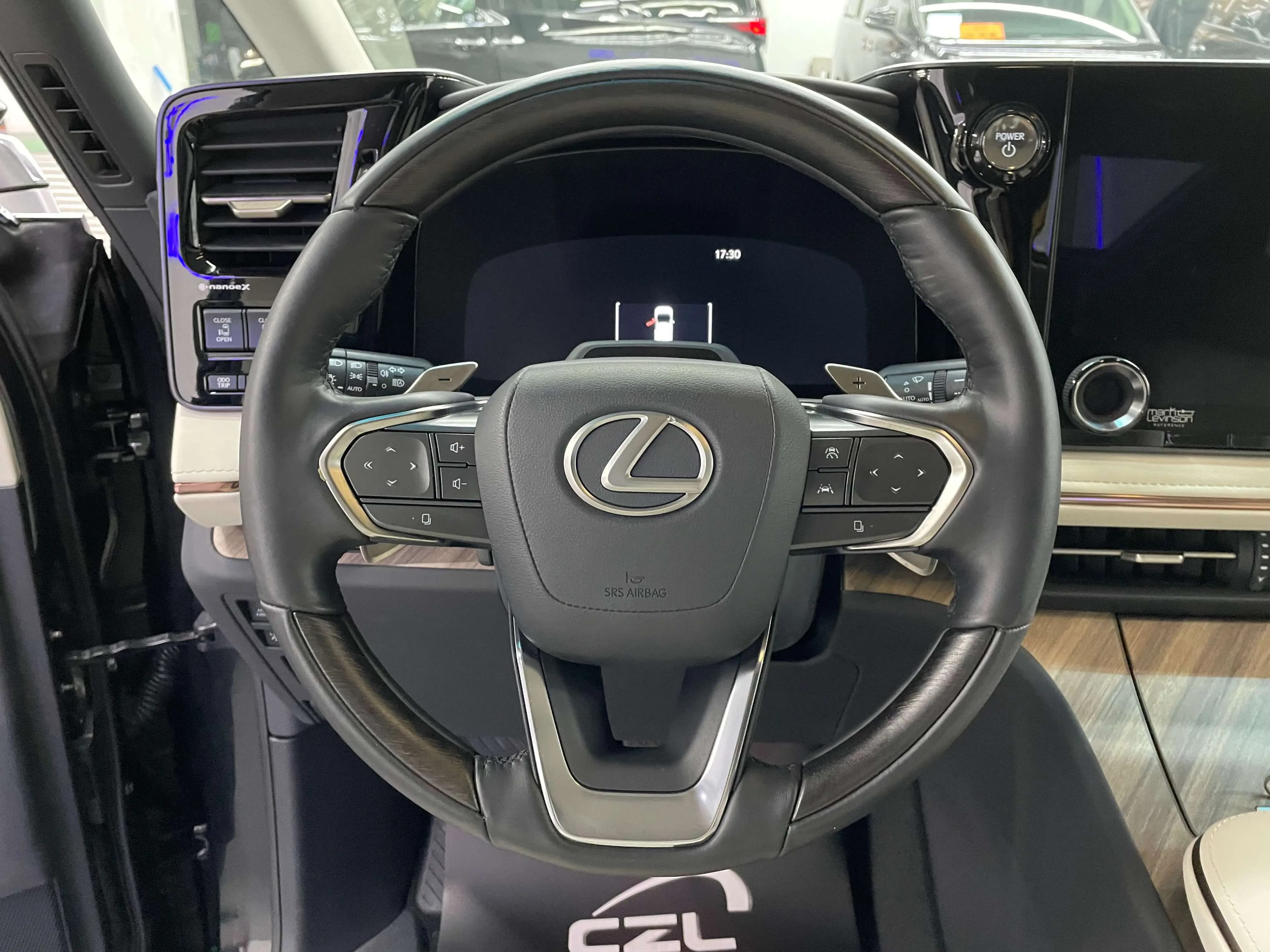 Lexus LM 2024 г. 53082 км. — фото 11