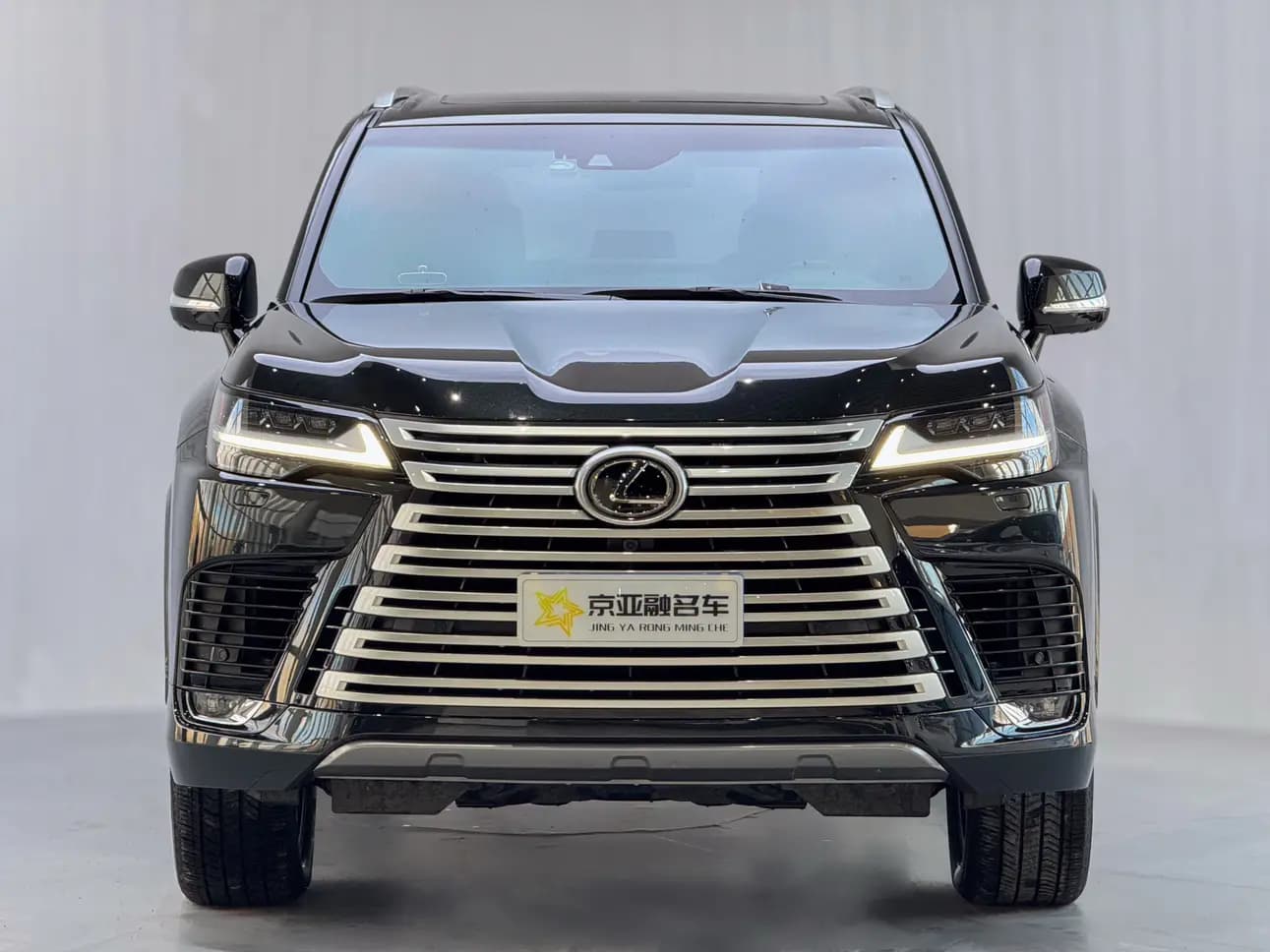 Lexus LX 2023 г. 74063 км. — фото 2