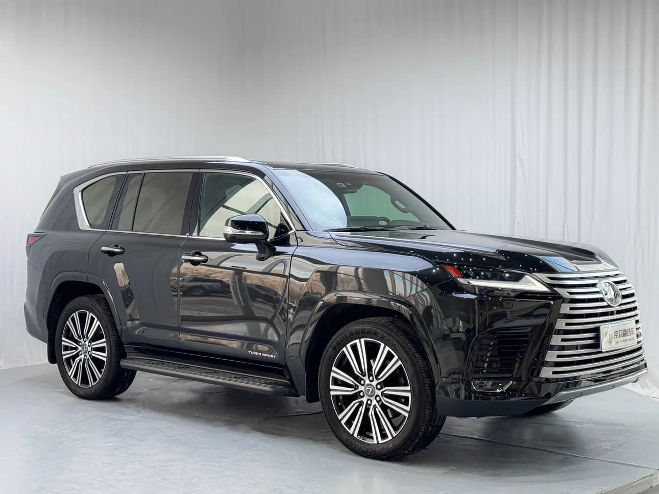 Lexus LX 2023 г. 74063 км. — фото 3