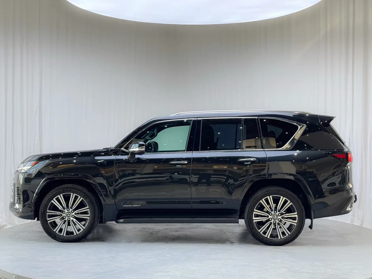 Lexus LX 2023 г. 74063 км. — фото 4