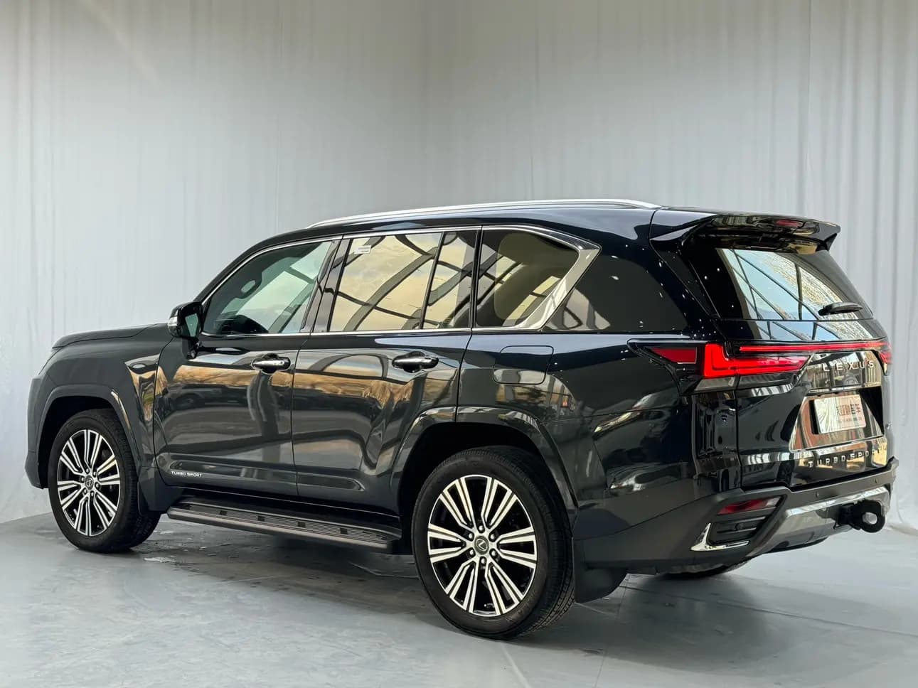 Lexus LX 2023 г. 74063 км. — фото 5
