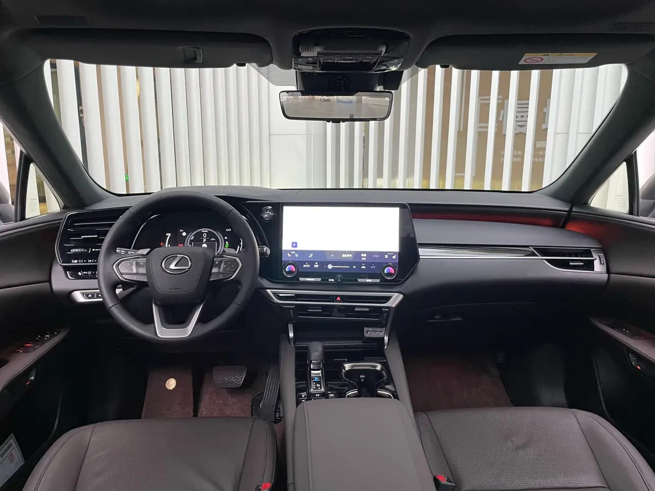 Lexus RX PHEV 2024 г. 57072 км. — фото 6
