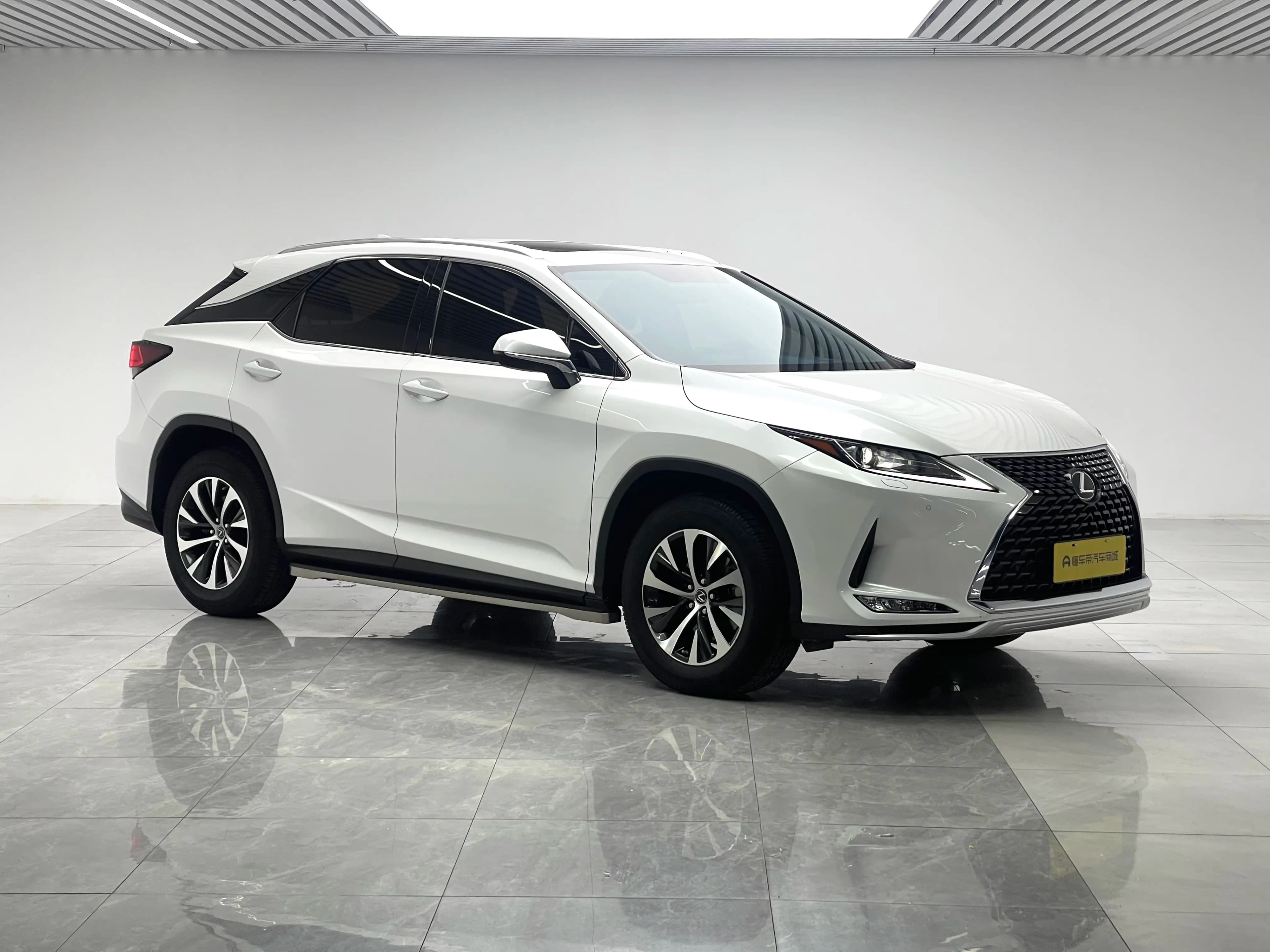 Lexus RX 2022 г. 67869 км. — фото 3