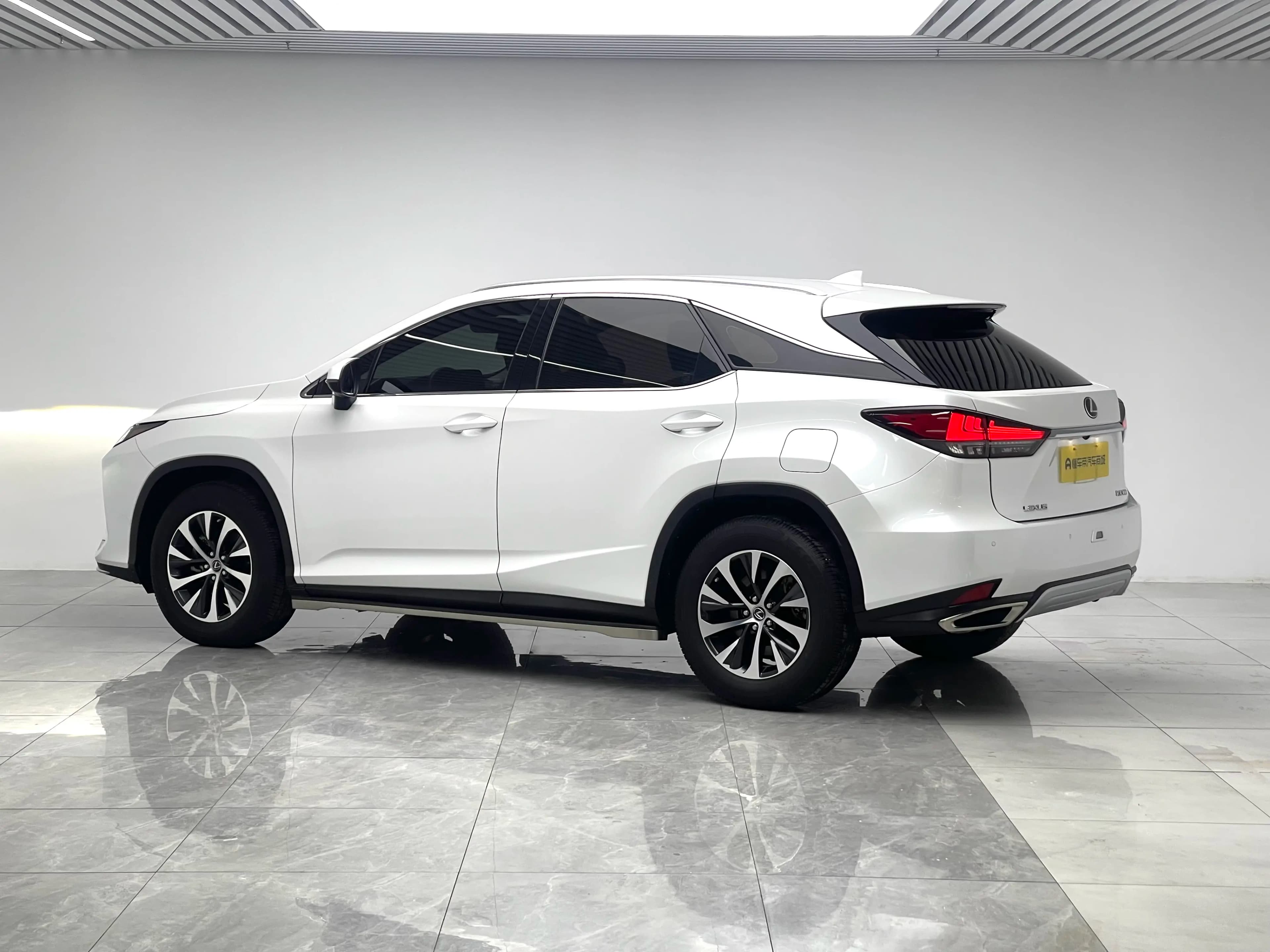 Lexus RX 2022 г. 67869 км. — фото 5