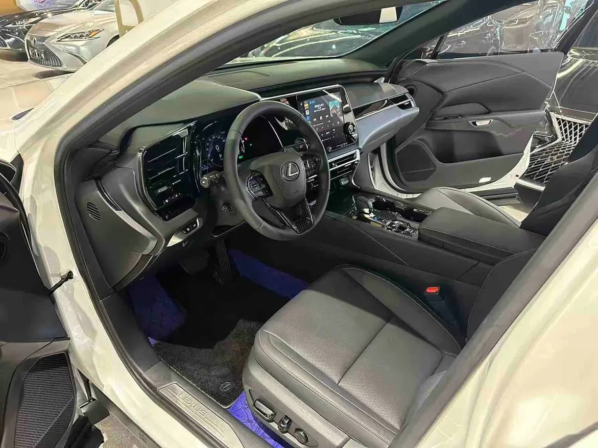 Lexus RX 2024 г. 28067 км. — фото 6