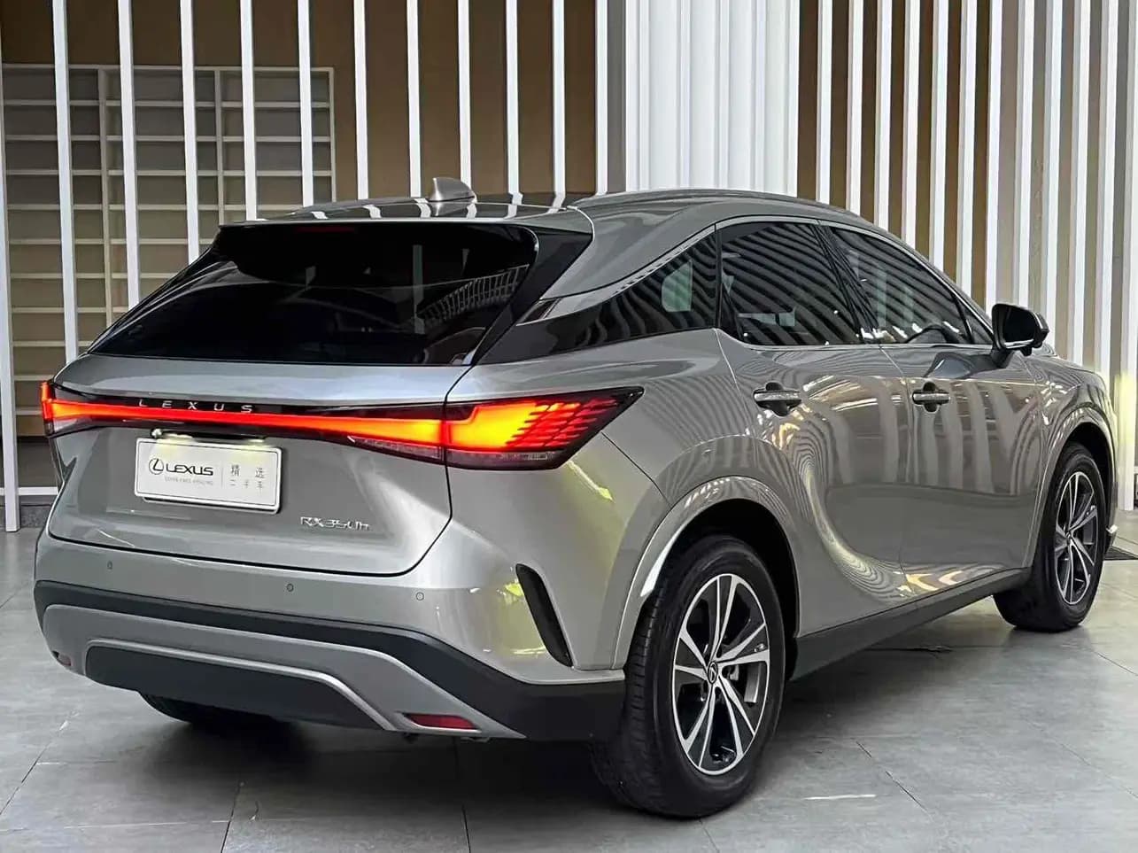 Lexus RX 2024 г. 40065 км. — фото 4