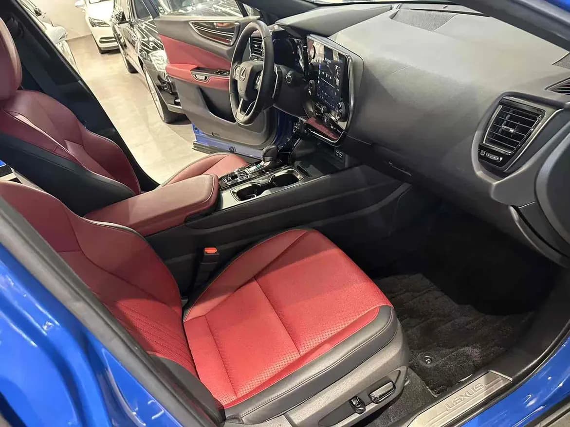 Lexus NX PHEV 2022 г. 50148 км. — фото 5