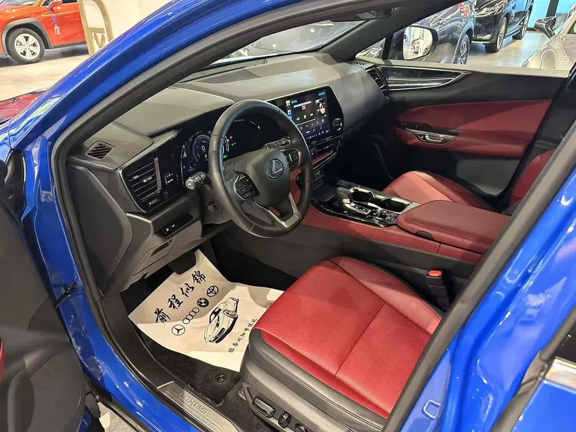Lexus NX PHEV 2022 г. 50148 км. — фото 7