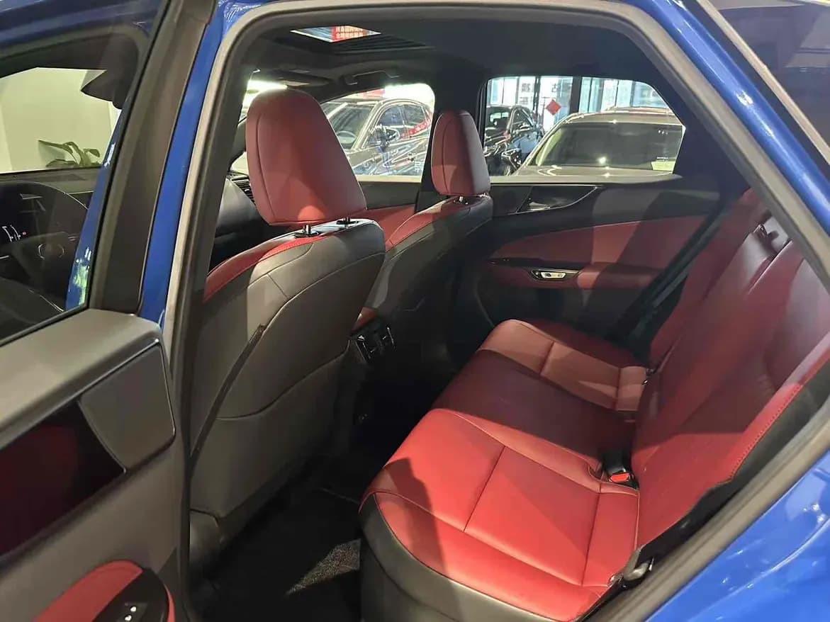 Lexus NX PHEV 2022 г. 50148 км. — фото 8