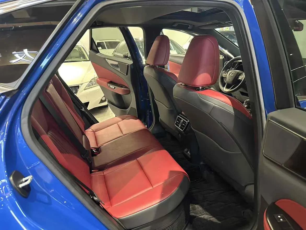 Lexus NX PHEV 2022 г. 50148 км. — фото 9
