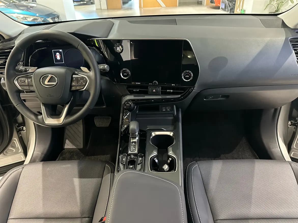 Lexus NX 2023 г. 18002 км. — фото 6