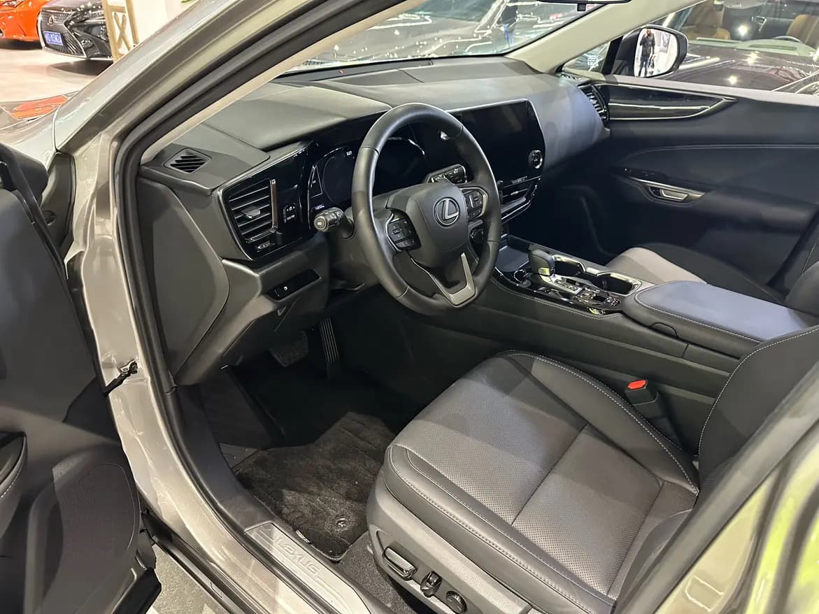 Lexus NX 2023 г. 18002 км. — фото 8