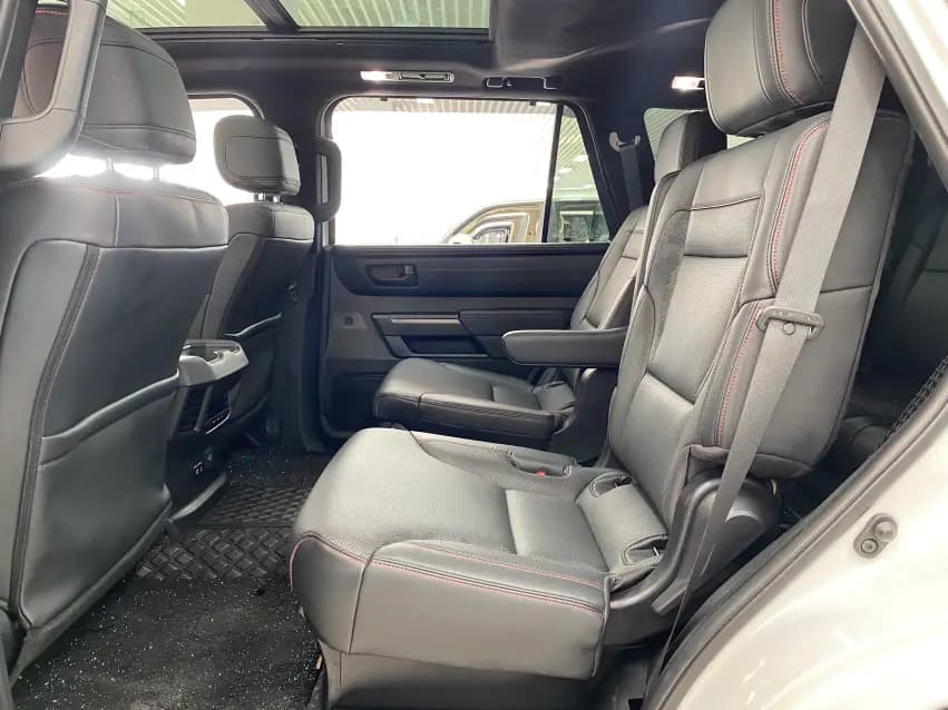 Toyota Sequoia 2024 г. 38087 км. — фото 16
