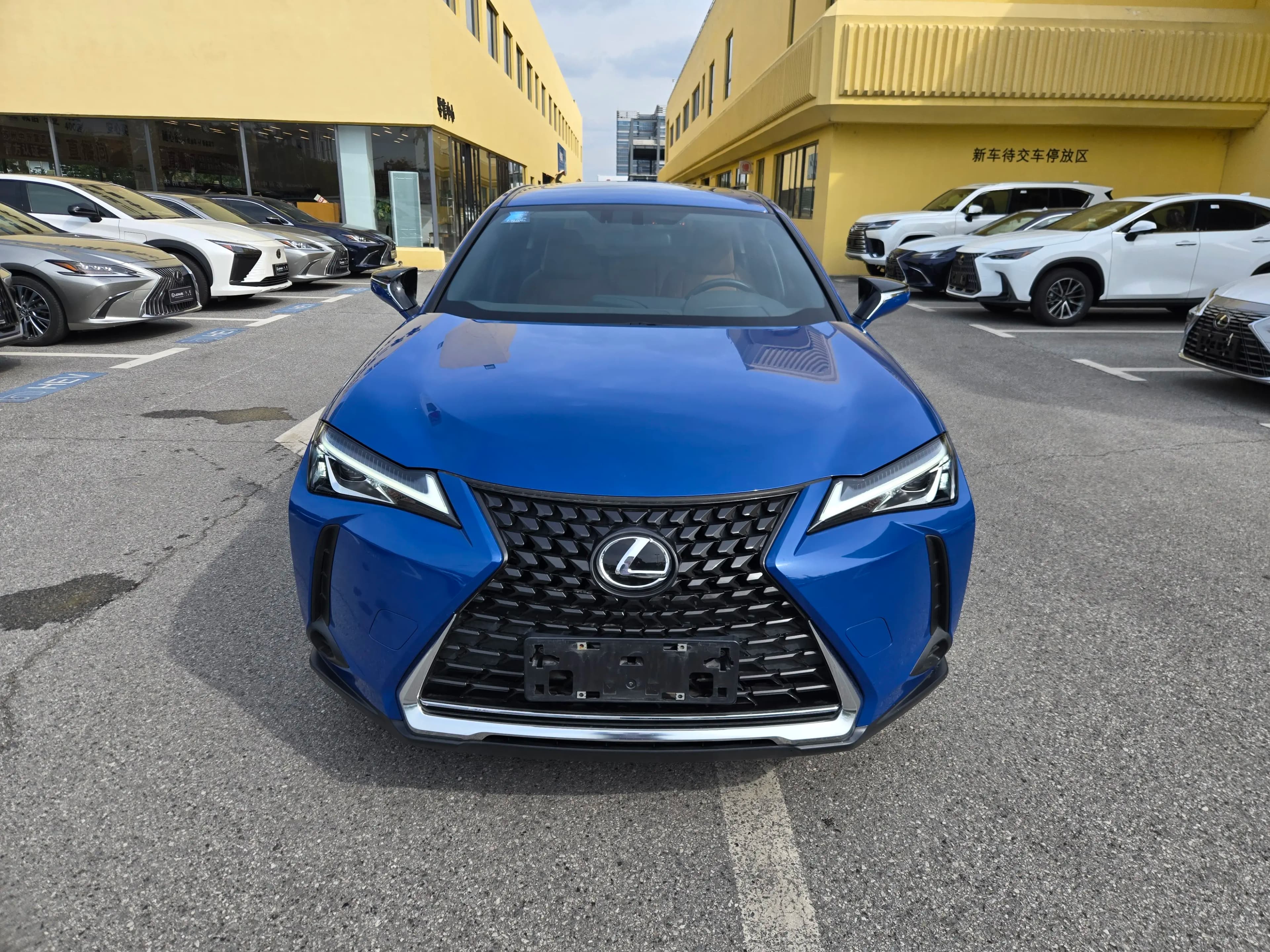 Lexus UX 2021 г. 50116 км. — фото 2