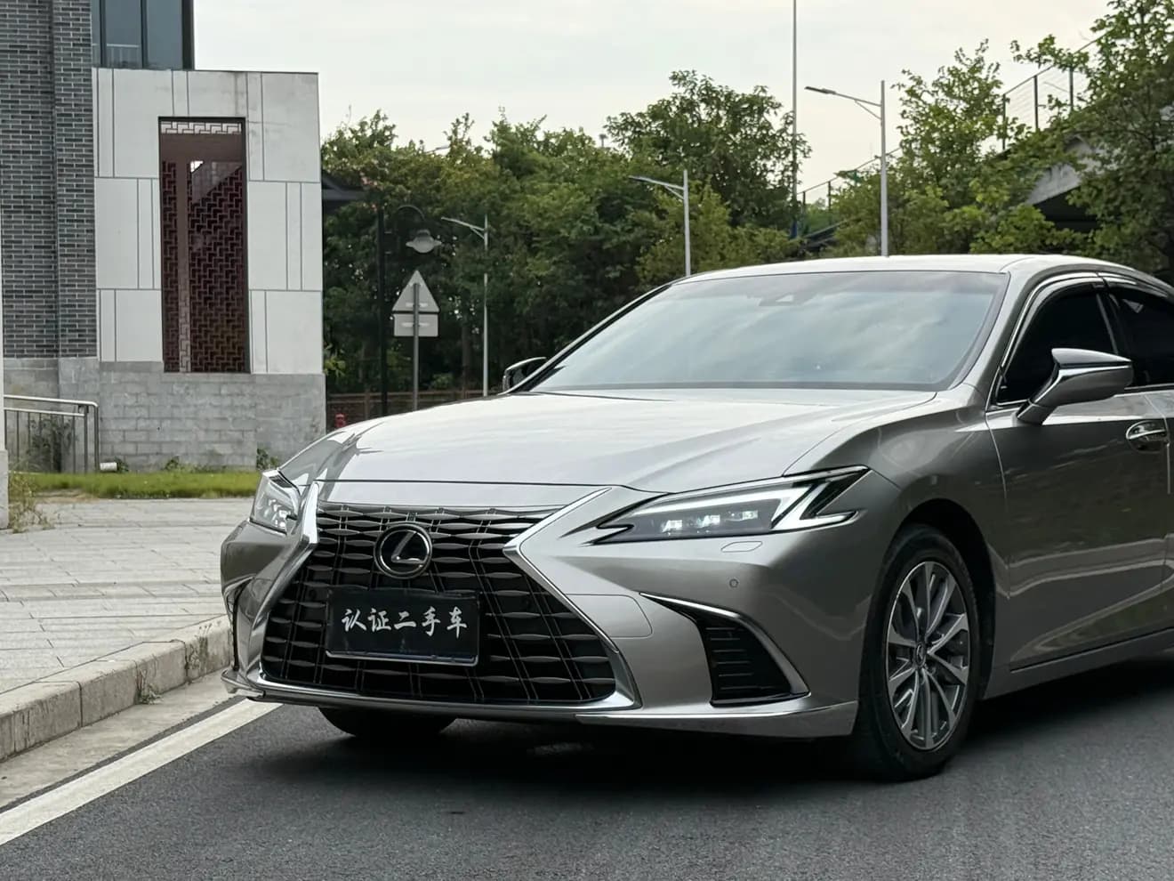 Lexus ES 2025 г. 20000 км. — фото 11